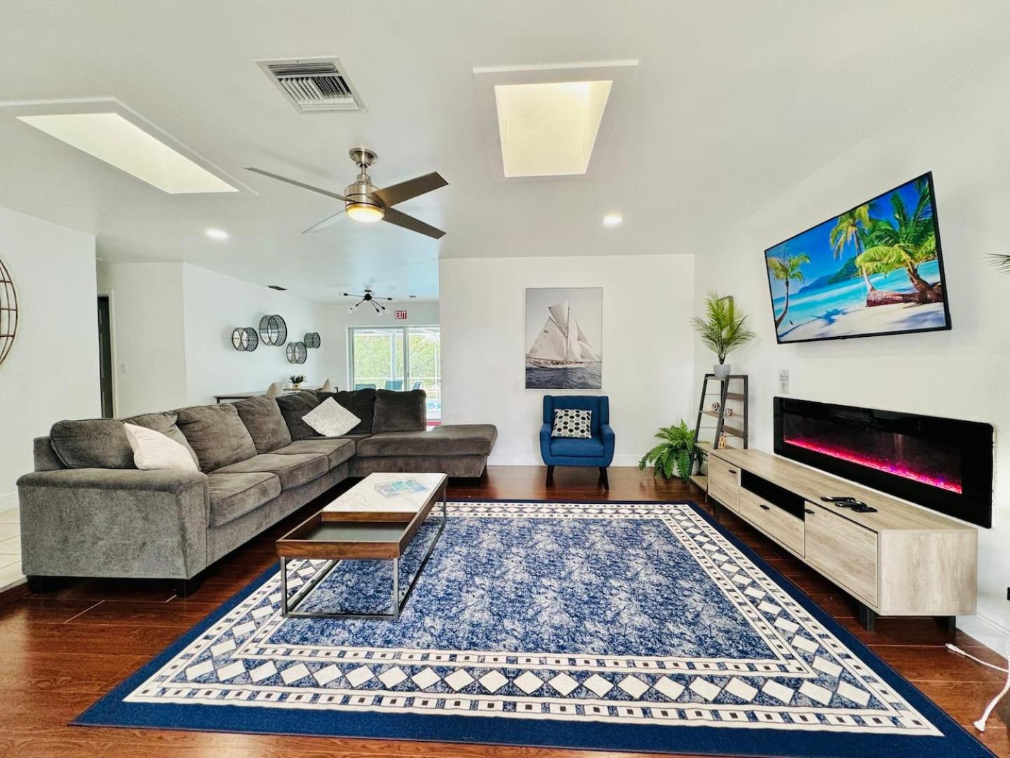 Four-Bedroom House photo 1