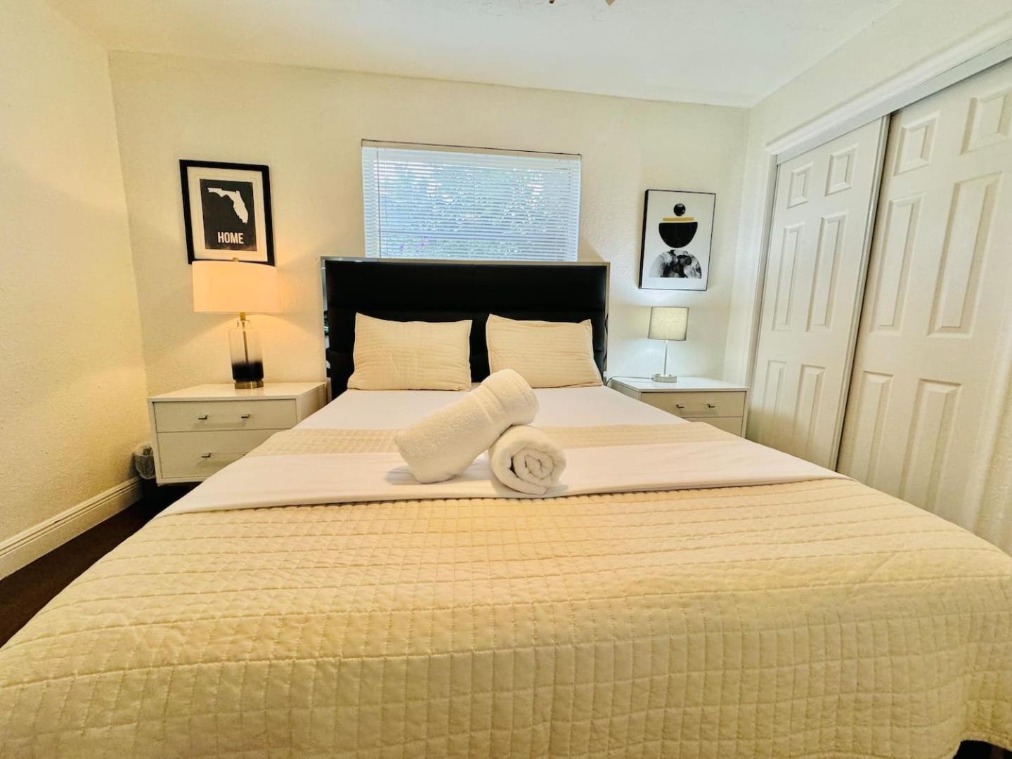 Four-Bedroom House photo 3