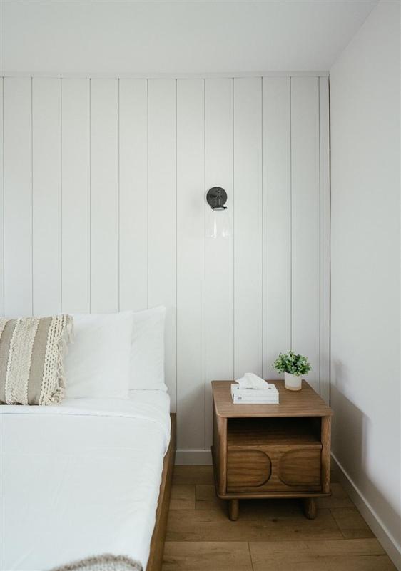 King Room with Lake View - Photo 3