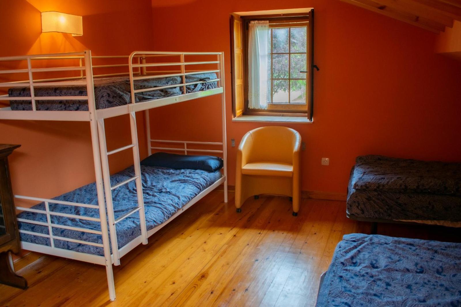 Casa de cuatro habitaciones