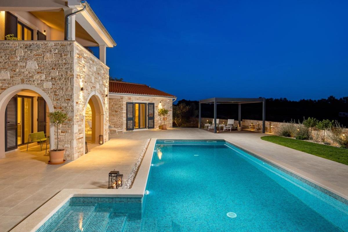 Villa with Private Pool photo 3
