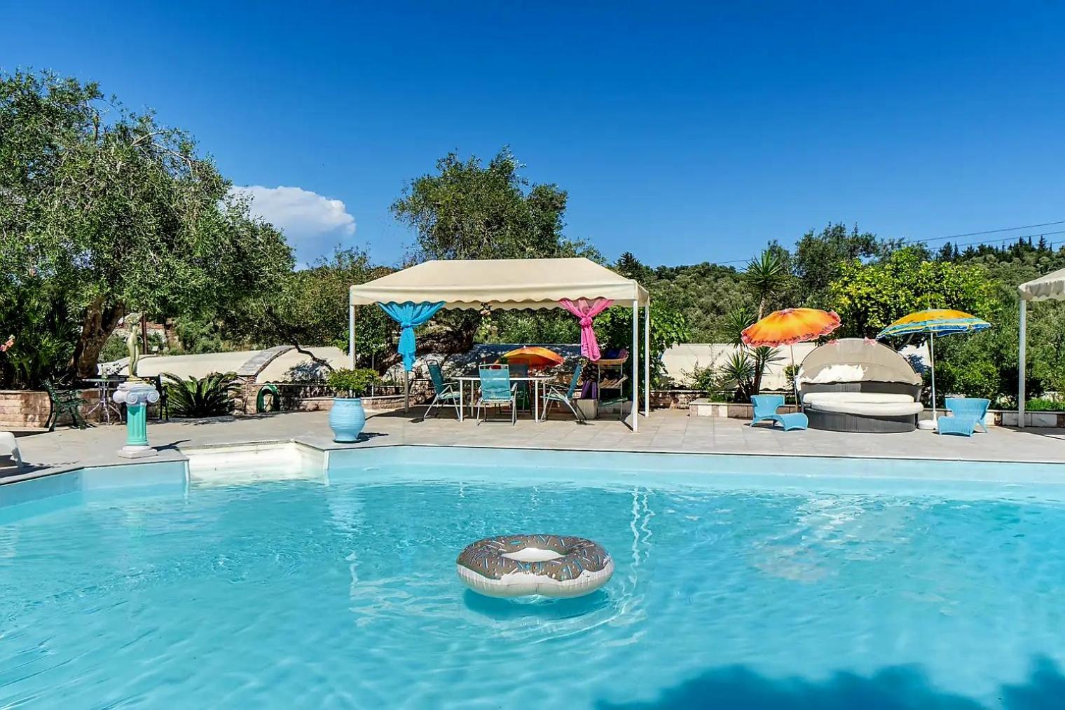 Villa photo 3