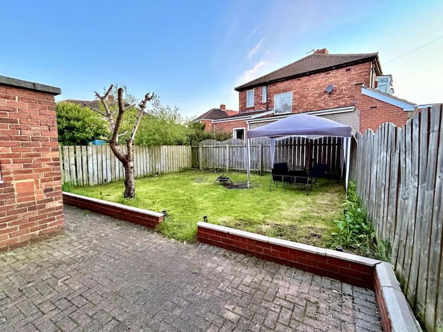 Three-Bedroom House photo 2