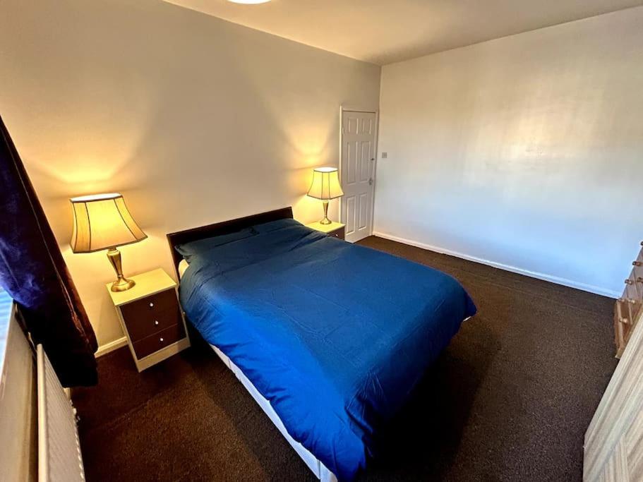 Three-Bedroom House photo 3