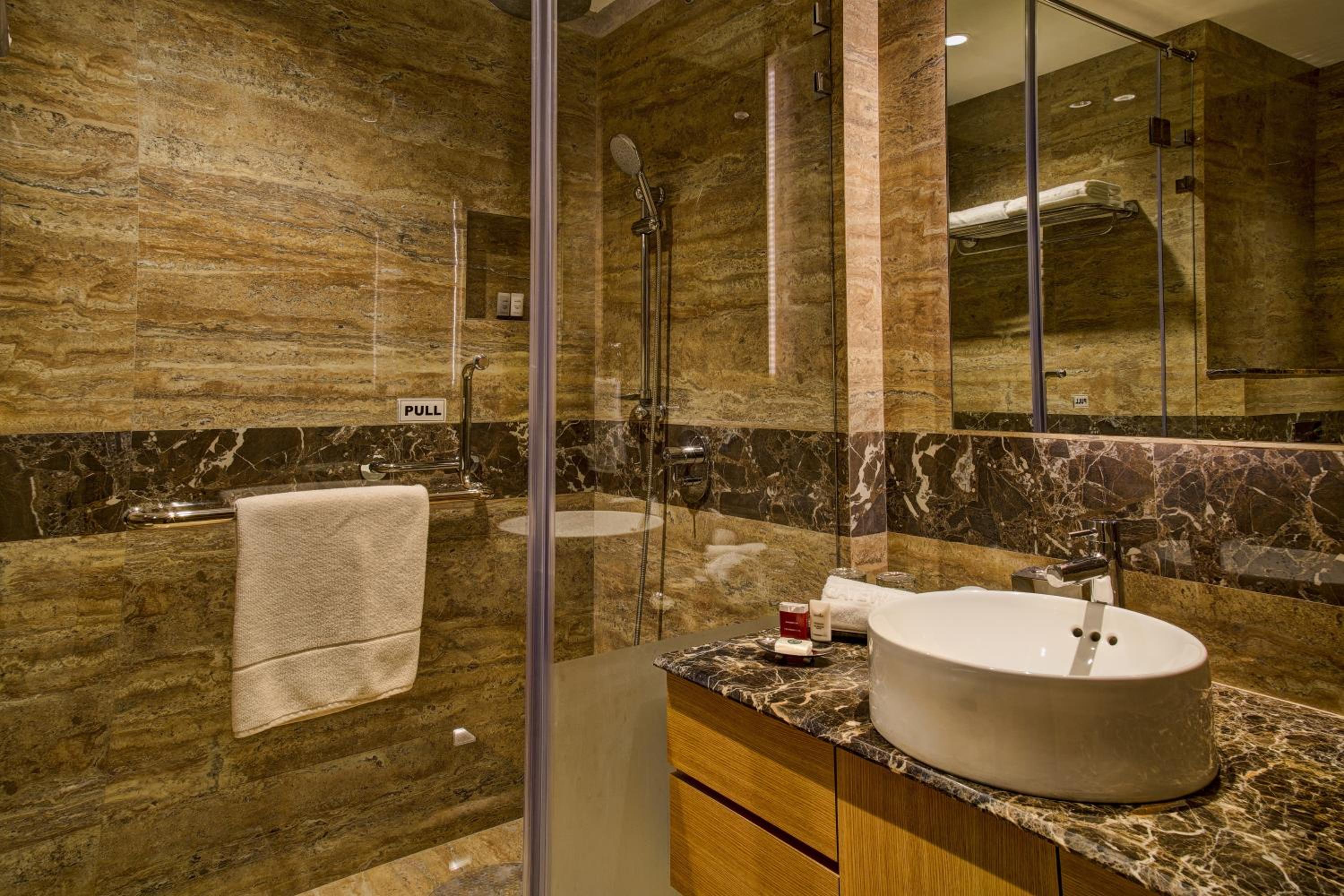 Executive Twin Room with Balcony