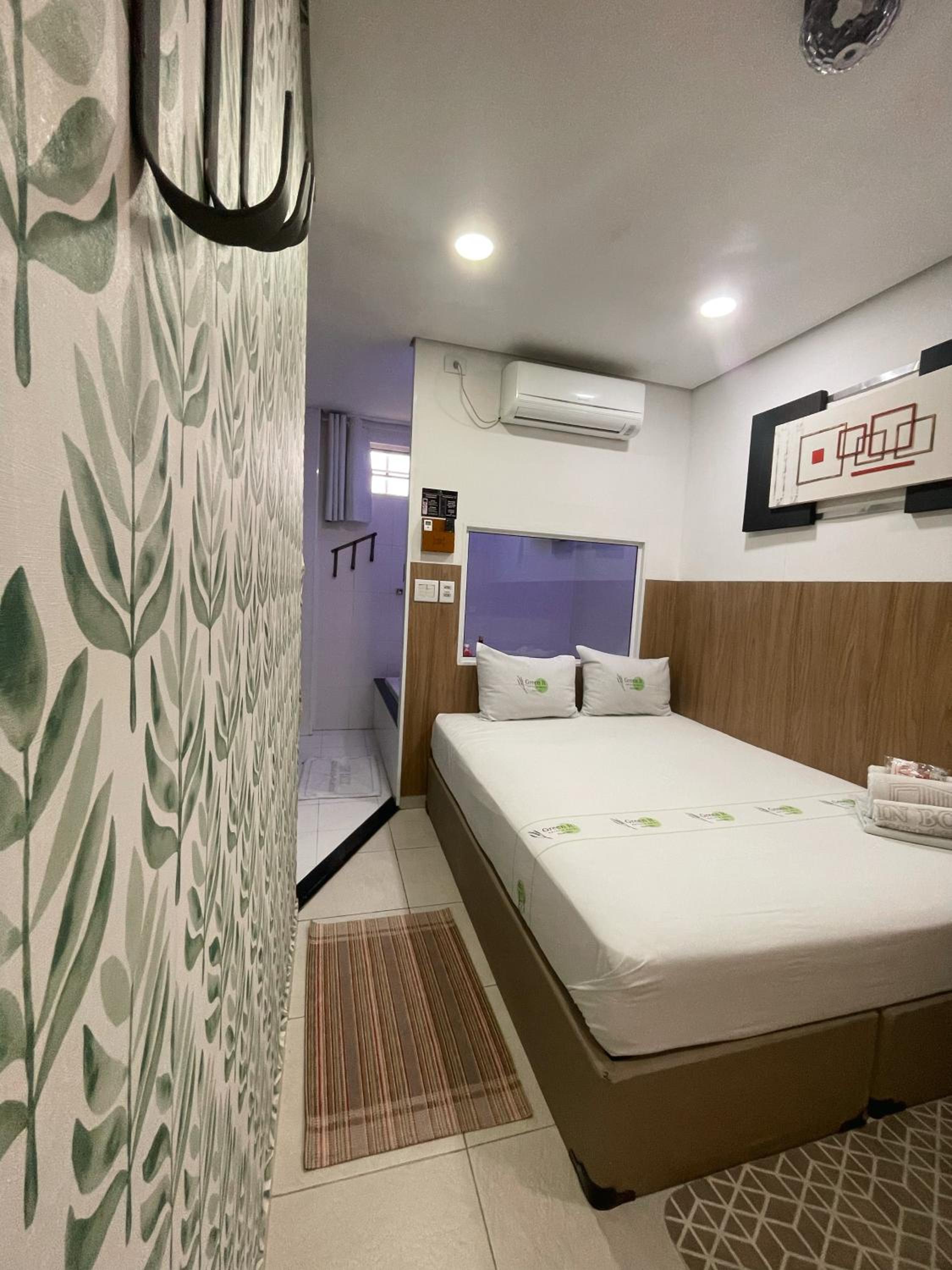 Deluxe Suite with Spa Bath photo 1