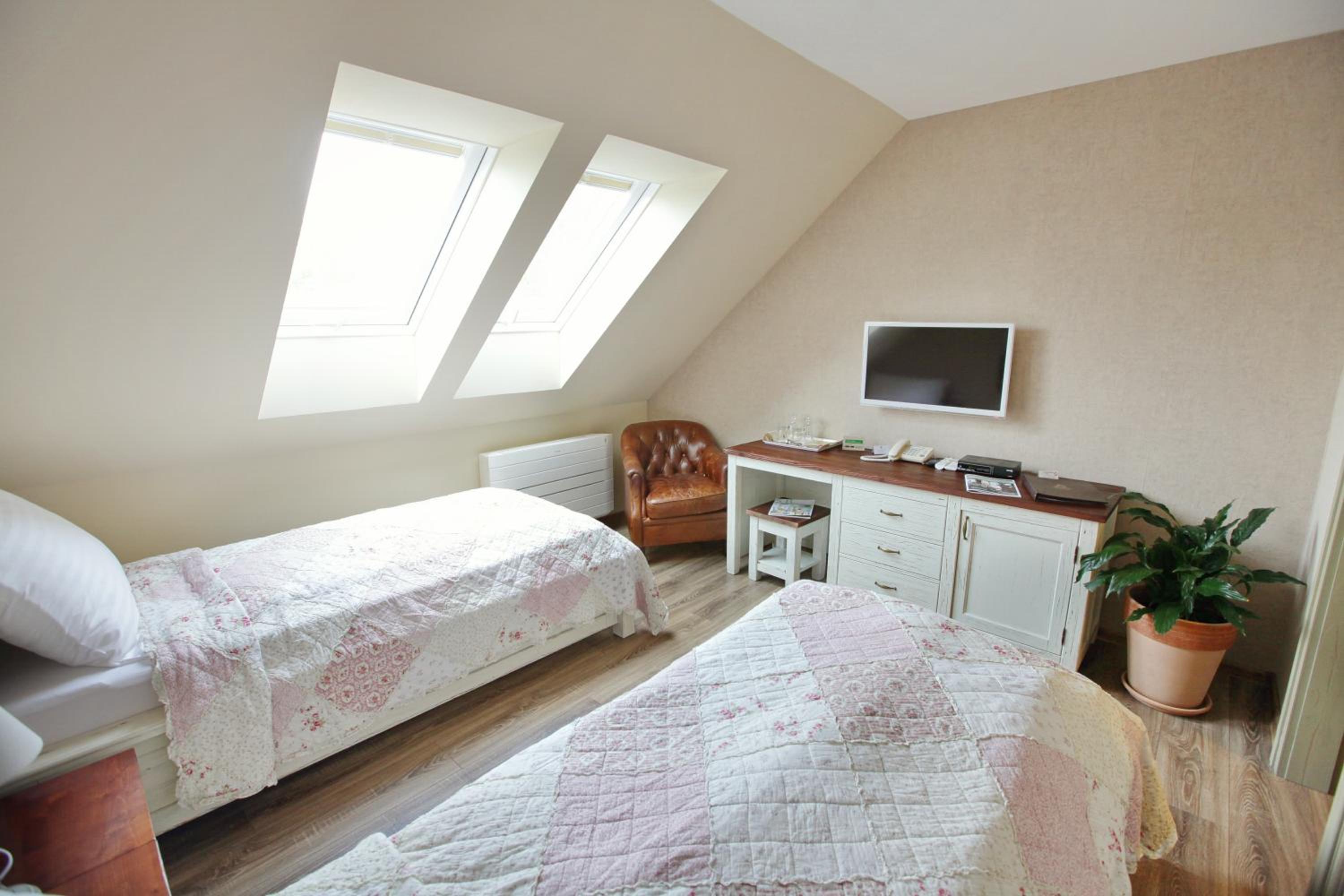 Twin Room - Photo 7