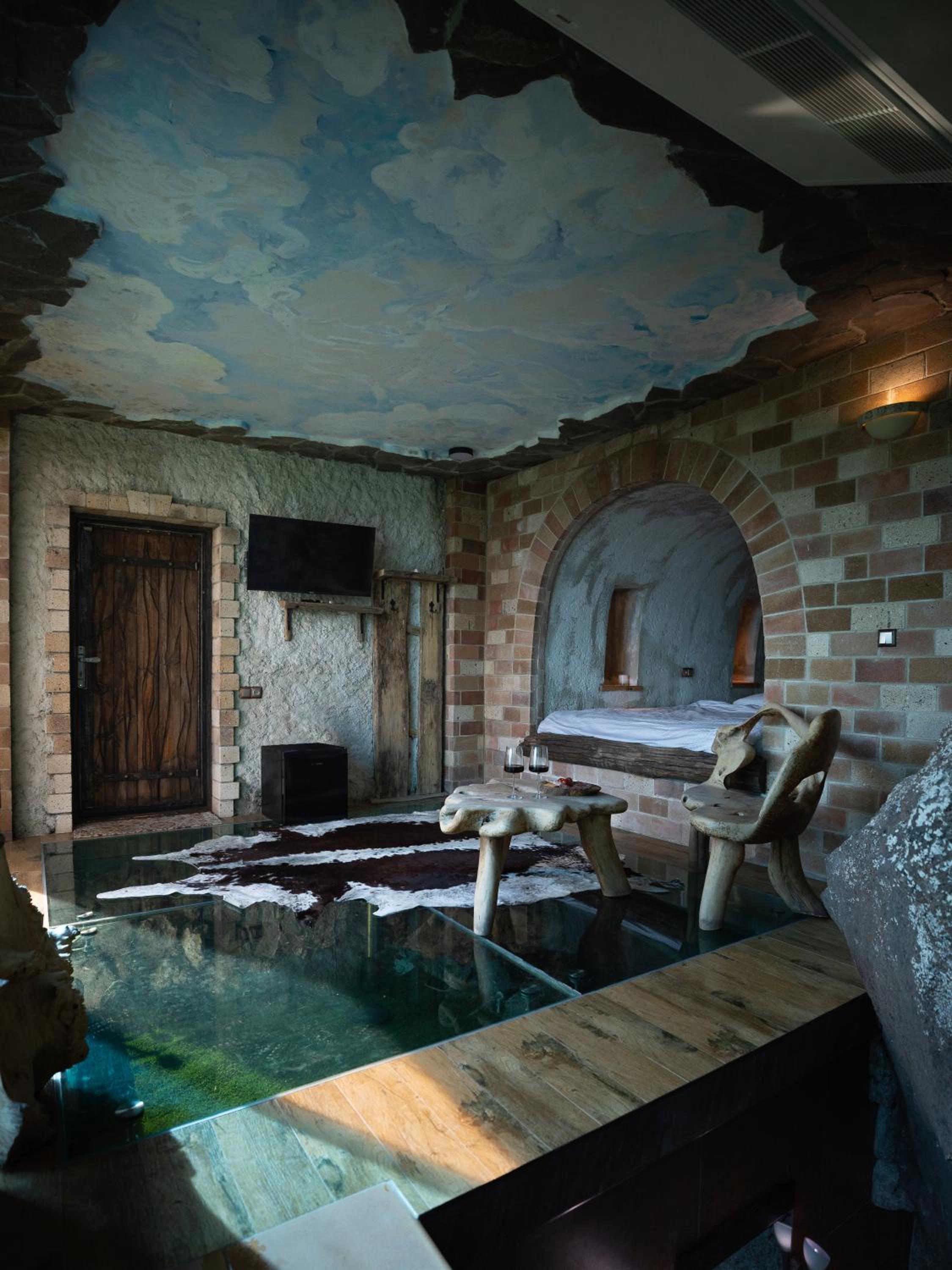 Deluxe King Suite