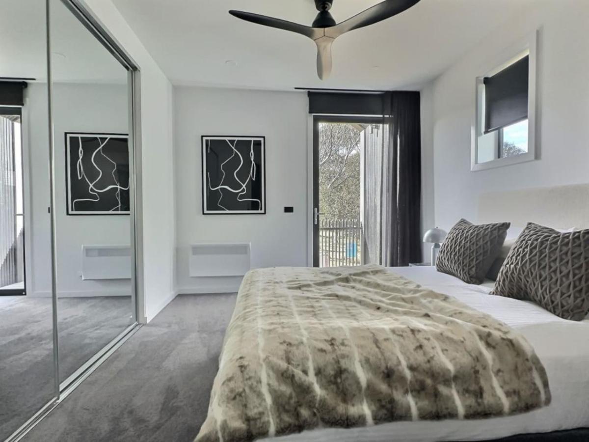 Two-Bedroom House photo 3