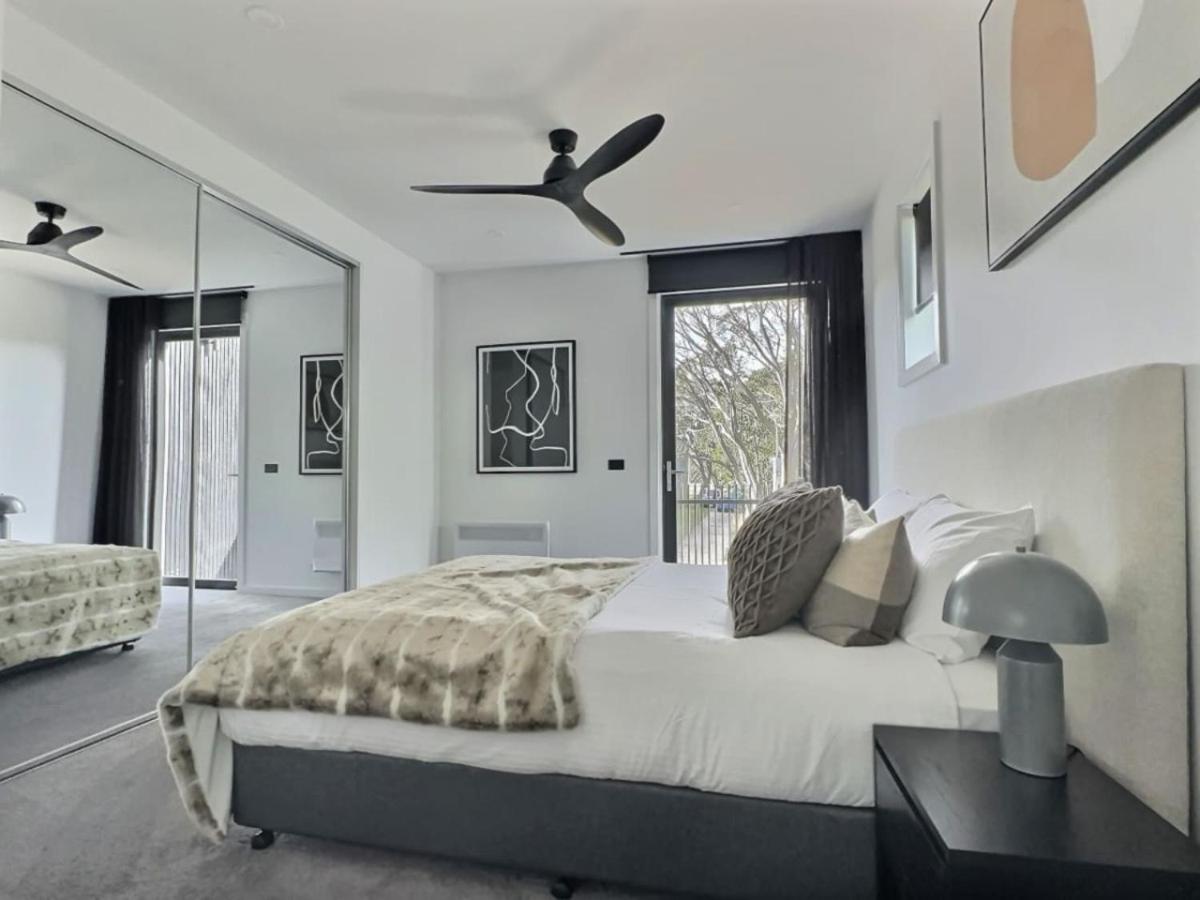 Two-Bedroom House photo 2