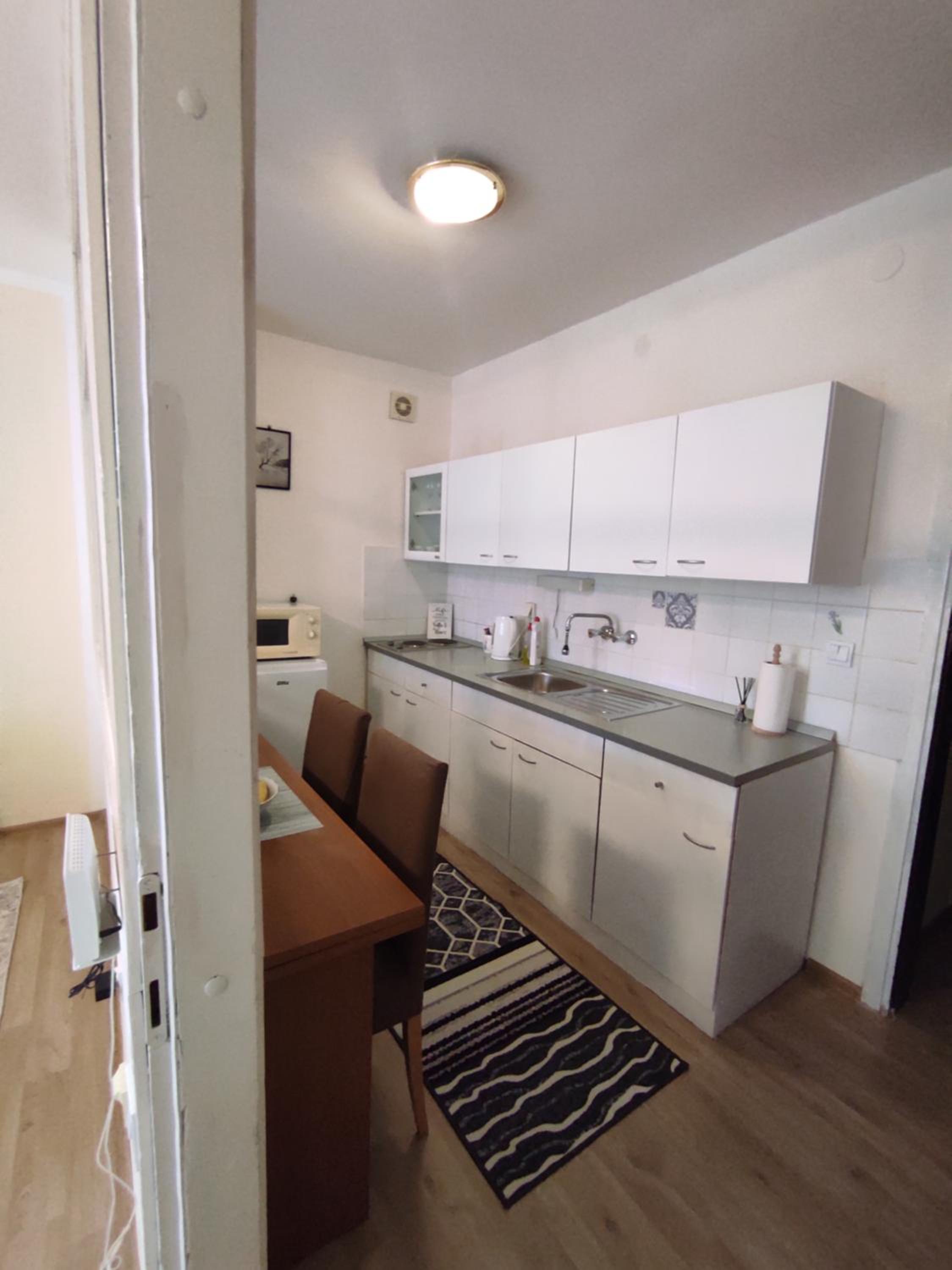 One-Bedroom Apartment - Photo 7