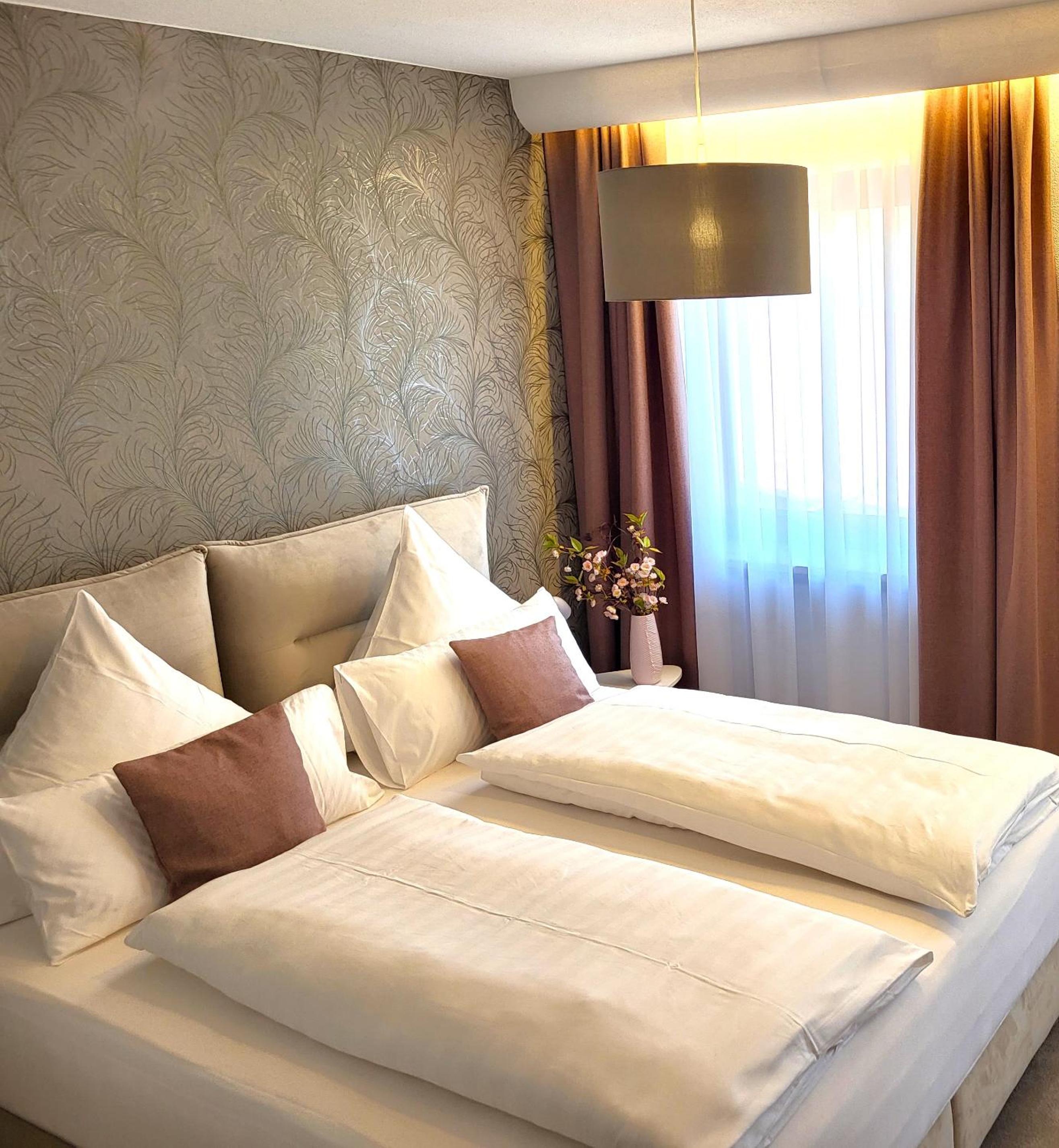 Deluxe Double or Twin Room with Balcony