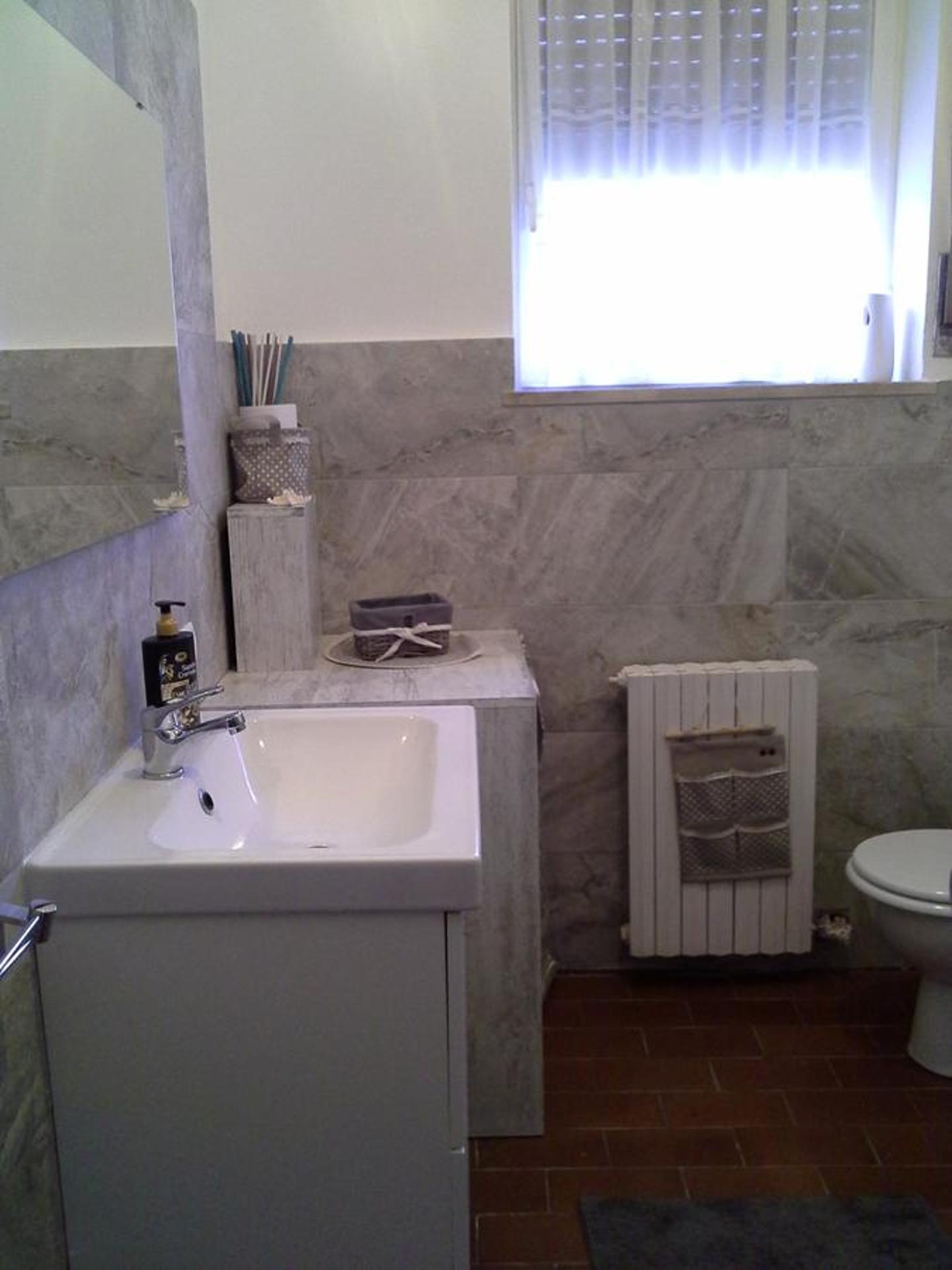 Quadruple Room with Private Bathroom - Photo 4