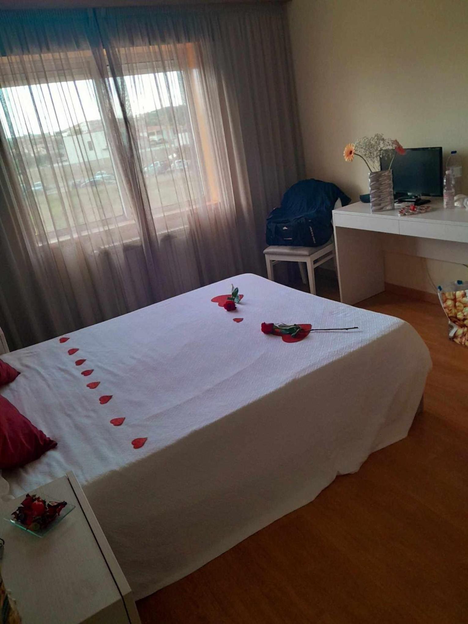 Deluxe Room - Photo 5