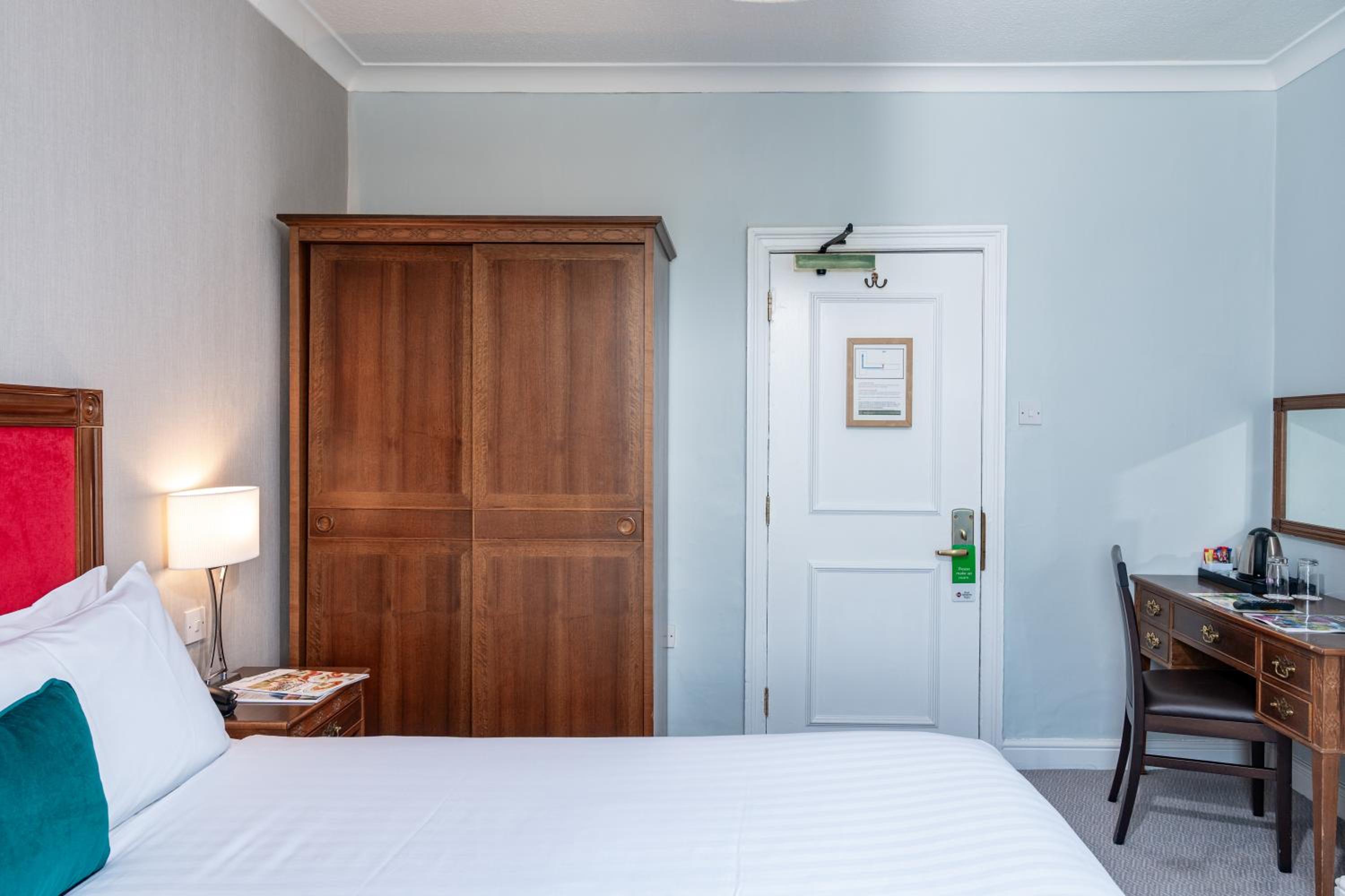 Standard Double Room - Non-Smoking - Photo 5
