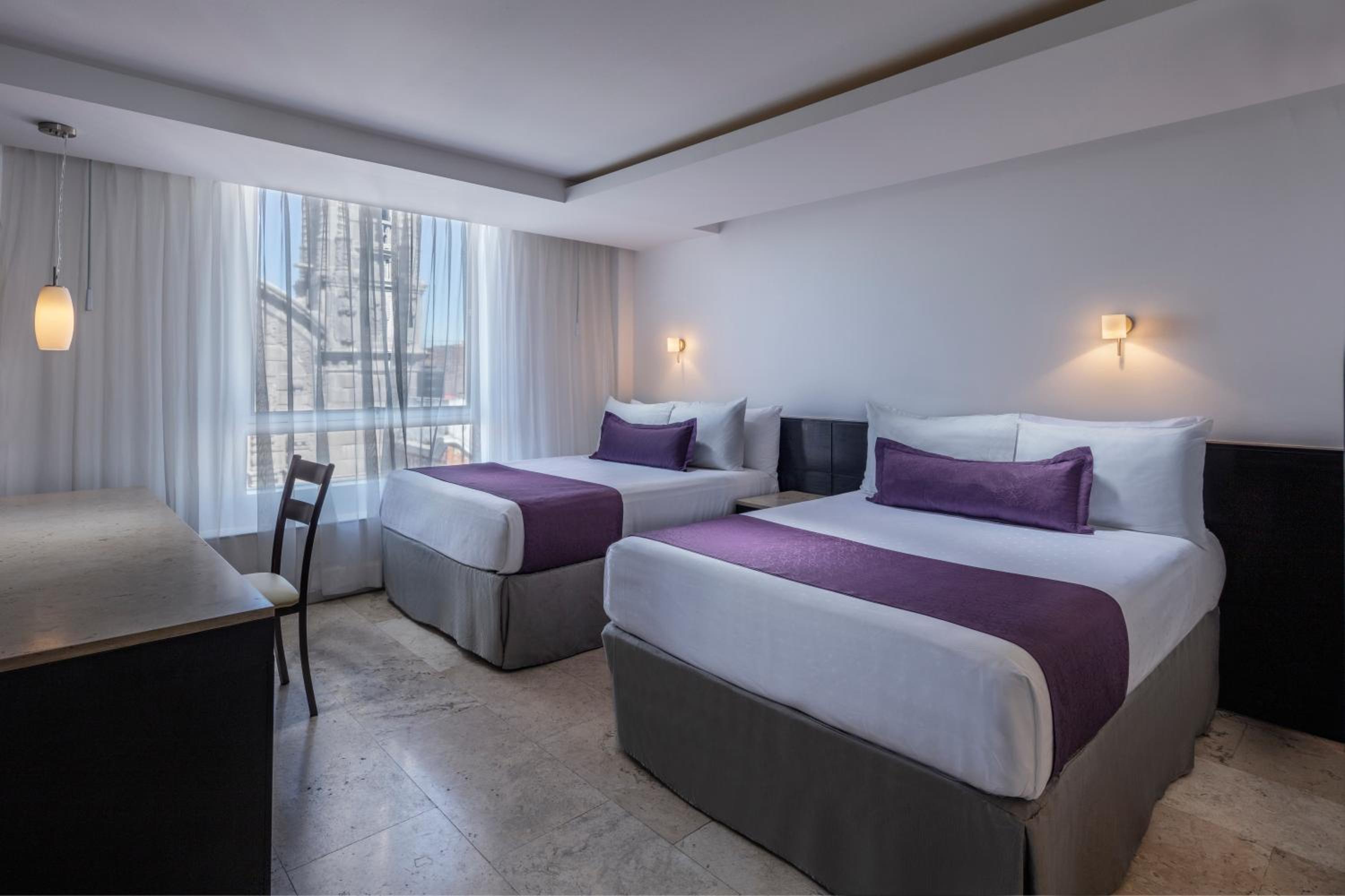 Deluxe Room, 2 Double - Photo 1
