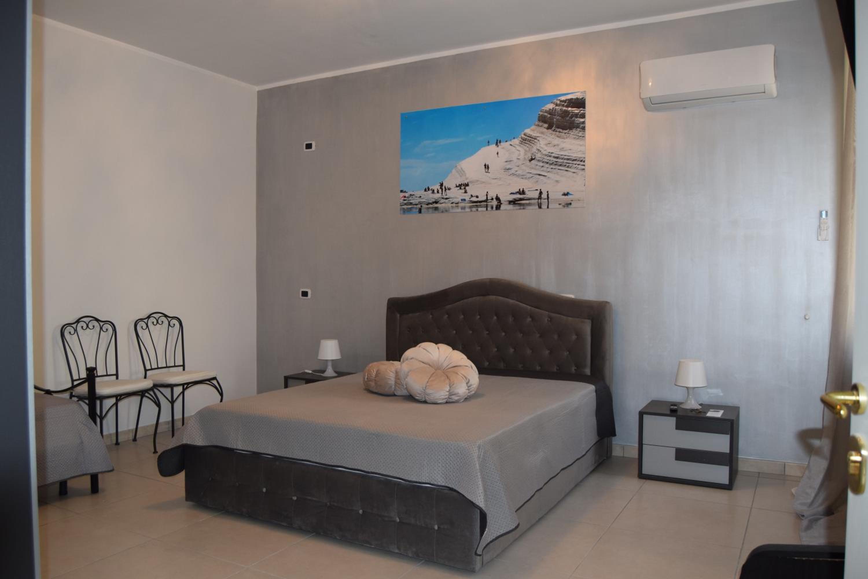 Double Room with Private External Bathroom photo 1