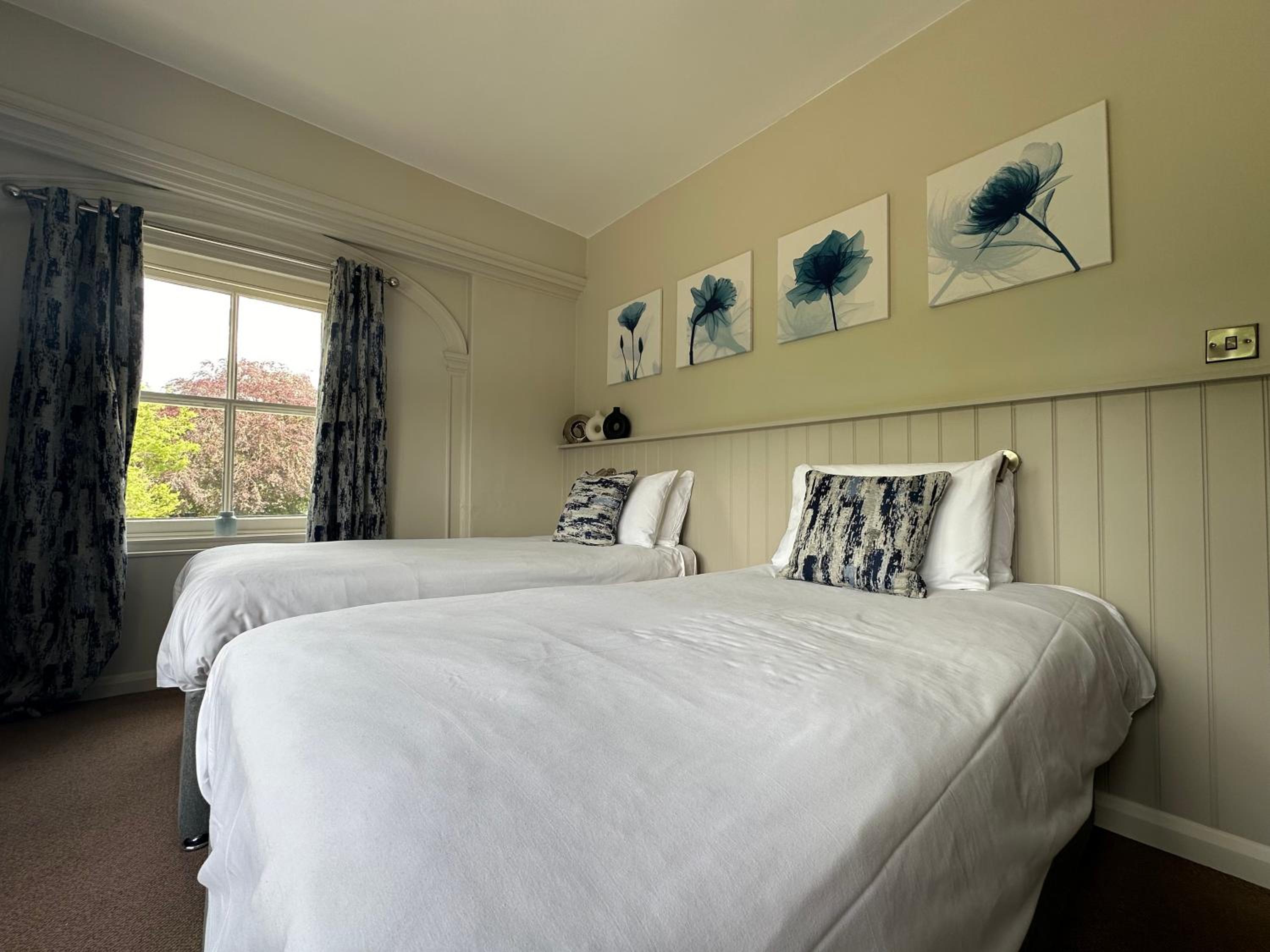 Double or Twin Room with Shared Bathroom