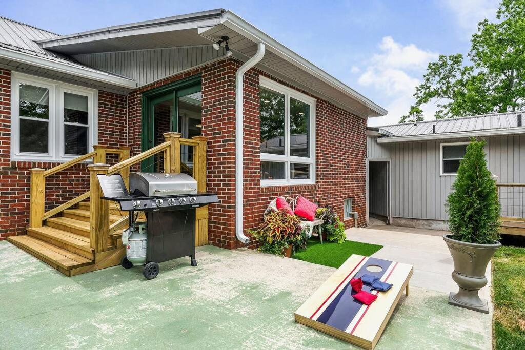 Three-Bedroom House photo 2