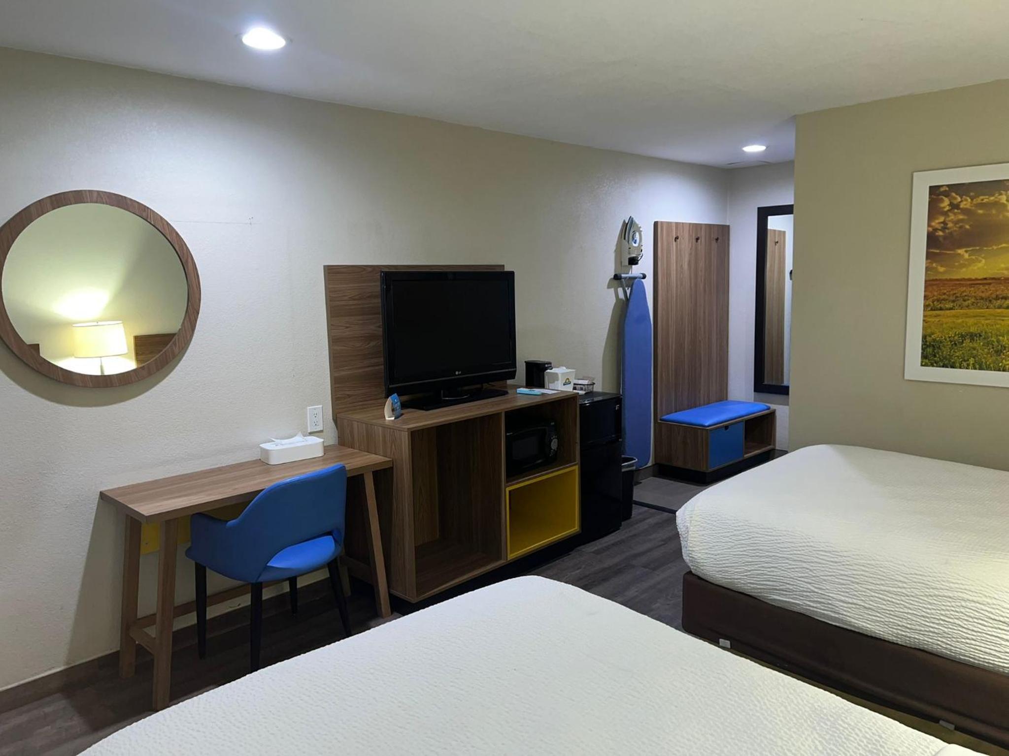 Double Room with Two Double Beds - Non-Smoking photo 2