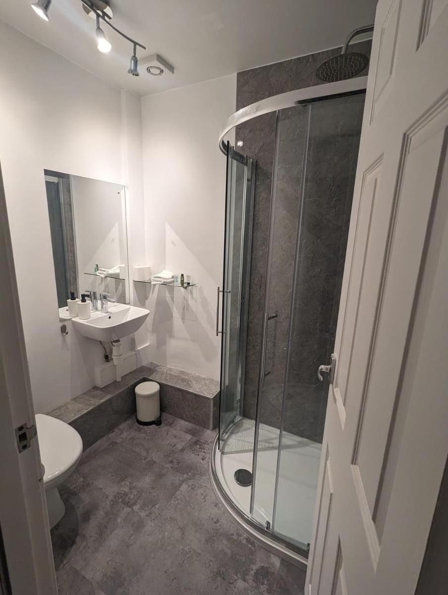 Double Room with Private Bathroom photo 2