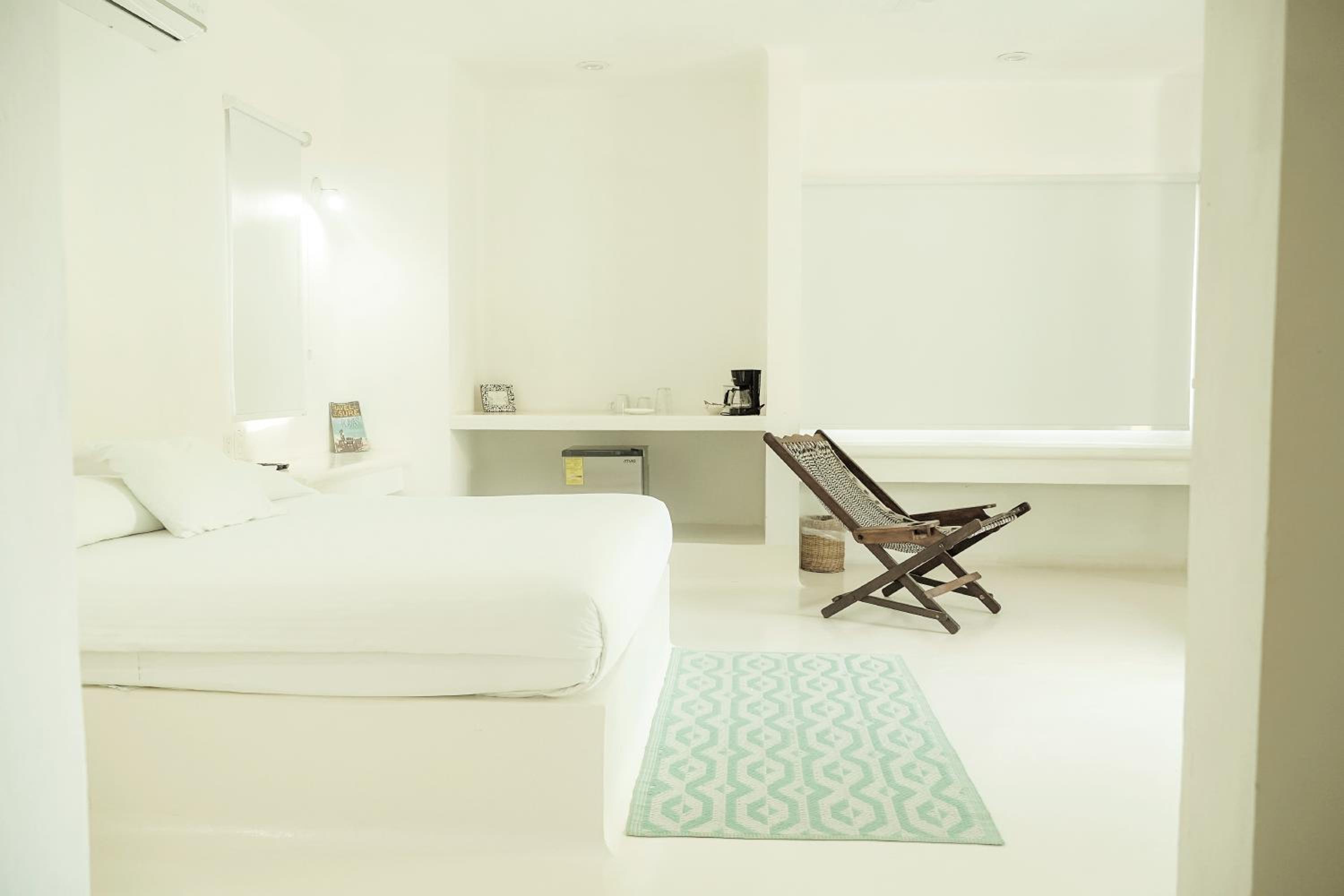 Deluxe Room - Photo 8