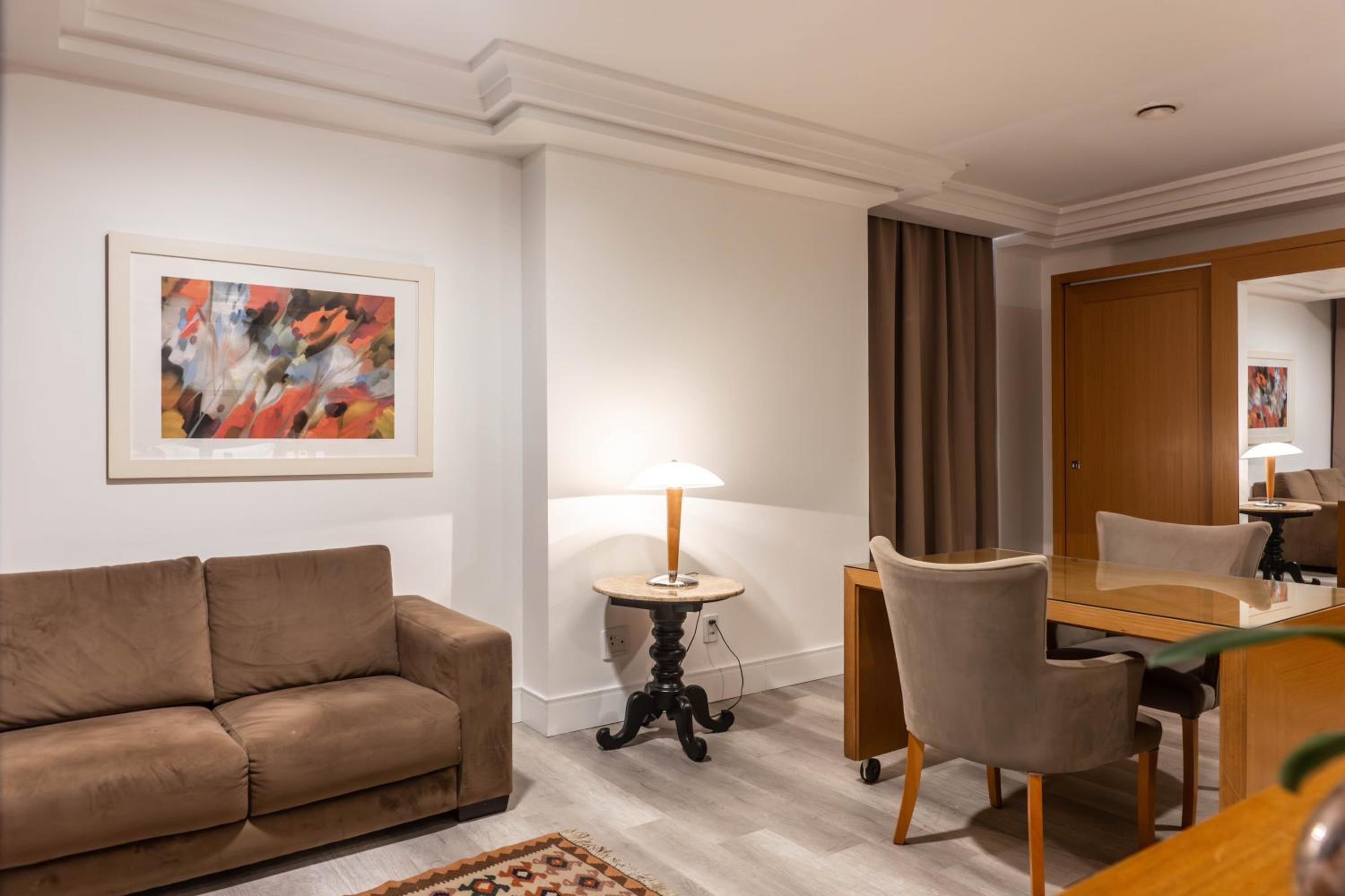 Executive Suite with Double Bed - Photo 15