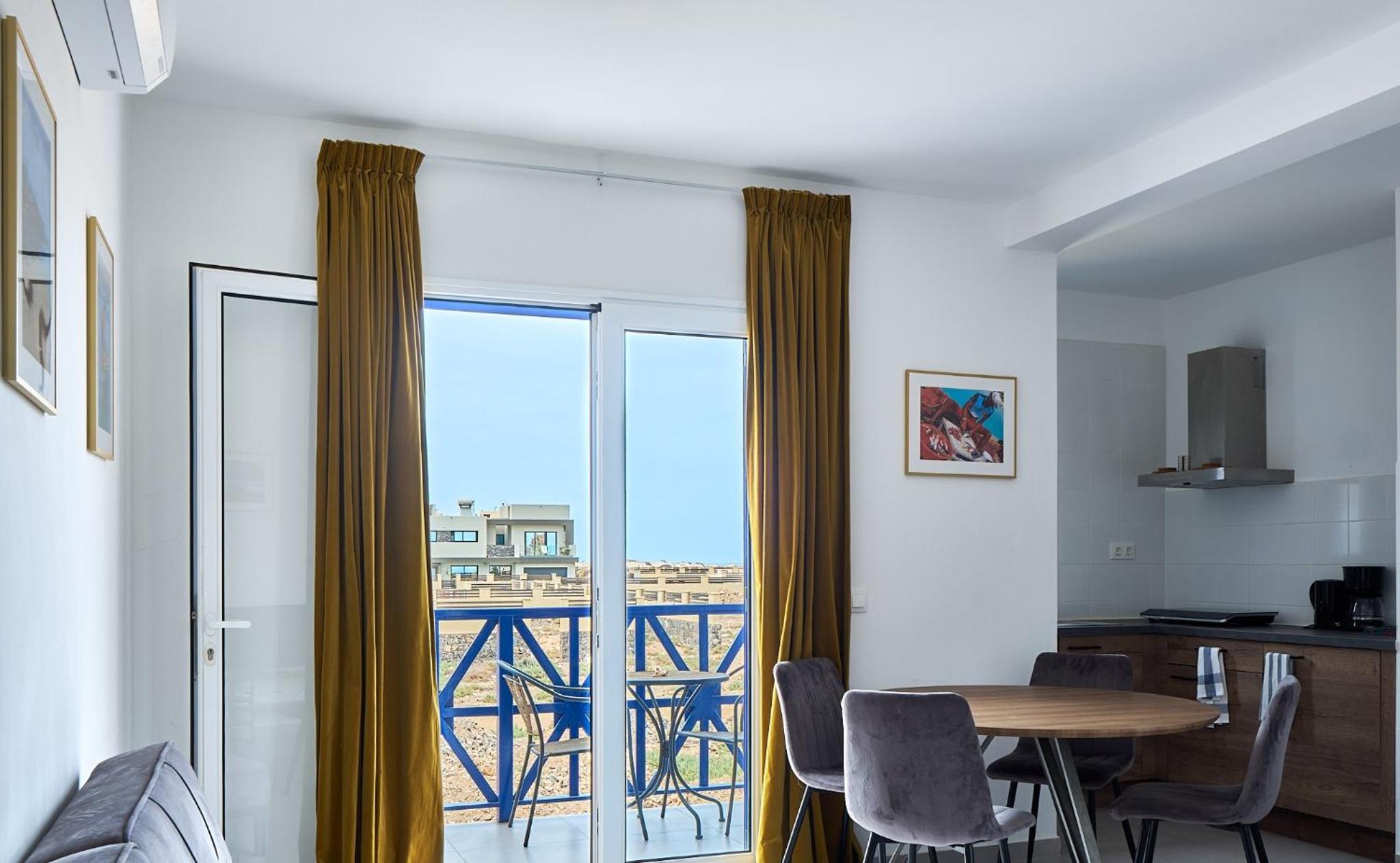 Studio with Balcony photo 1