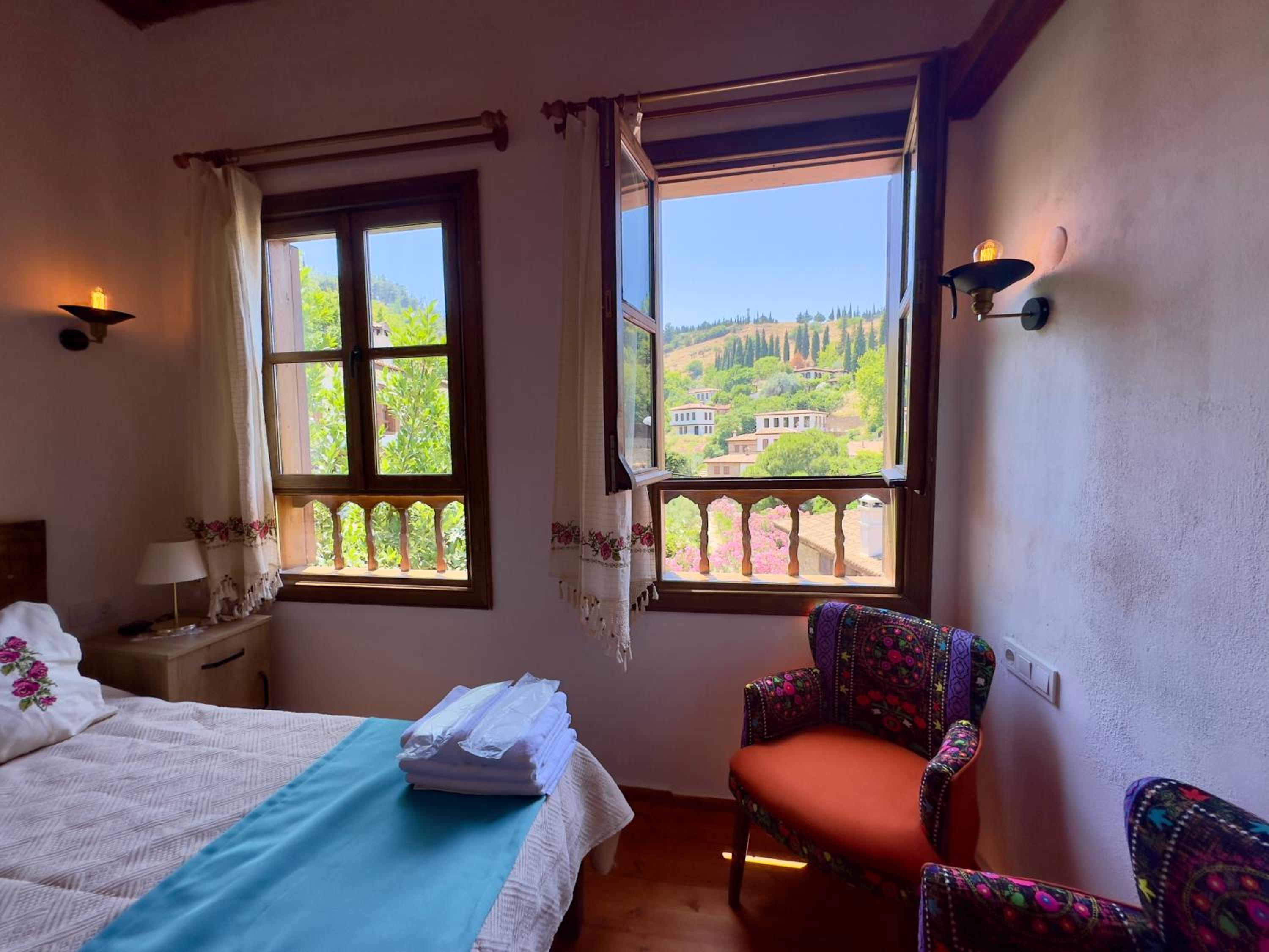 Deluxe Double Room photo 3