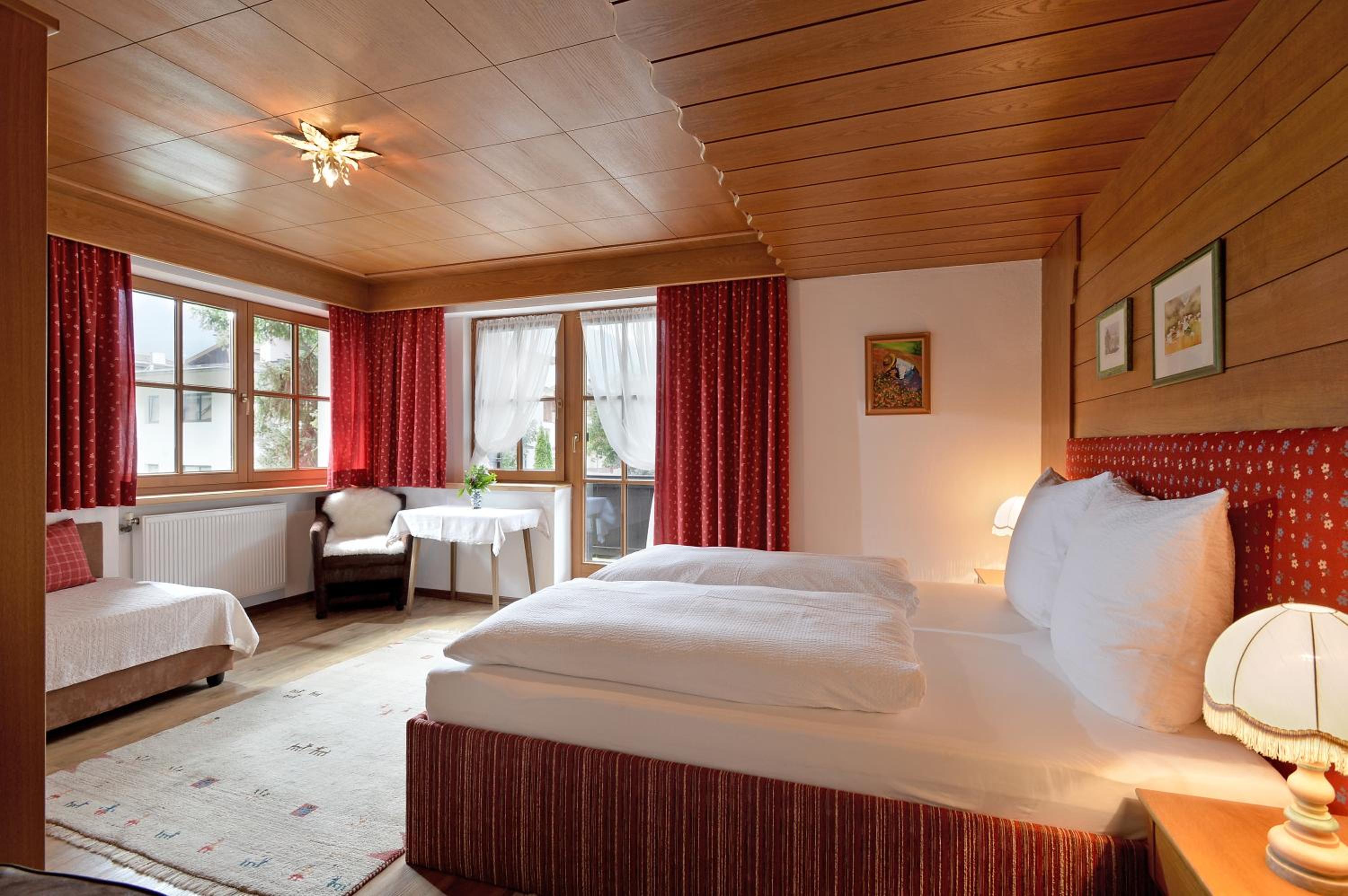Two-Bedroom Apartment (4 adults) with Balcony photo 2
