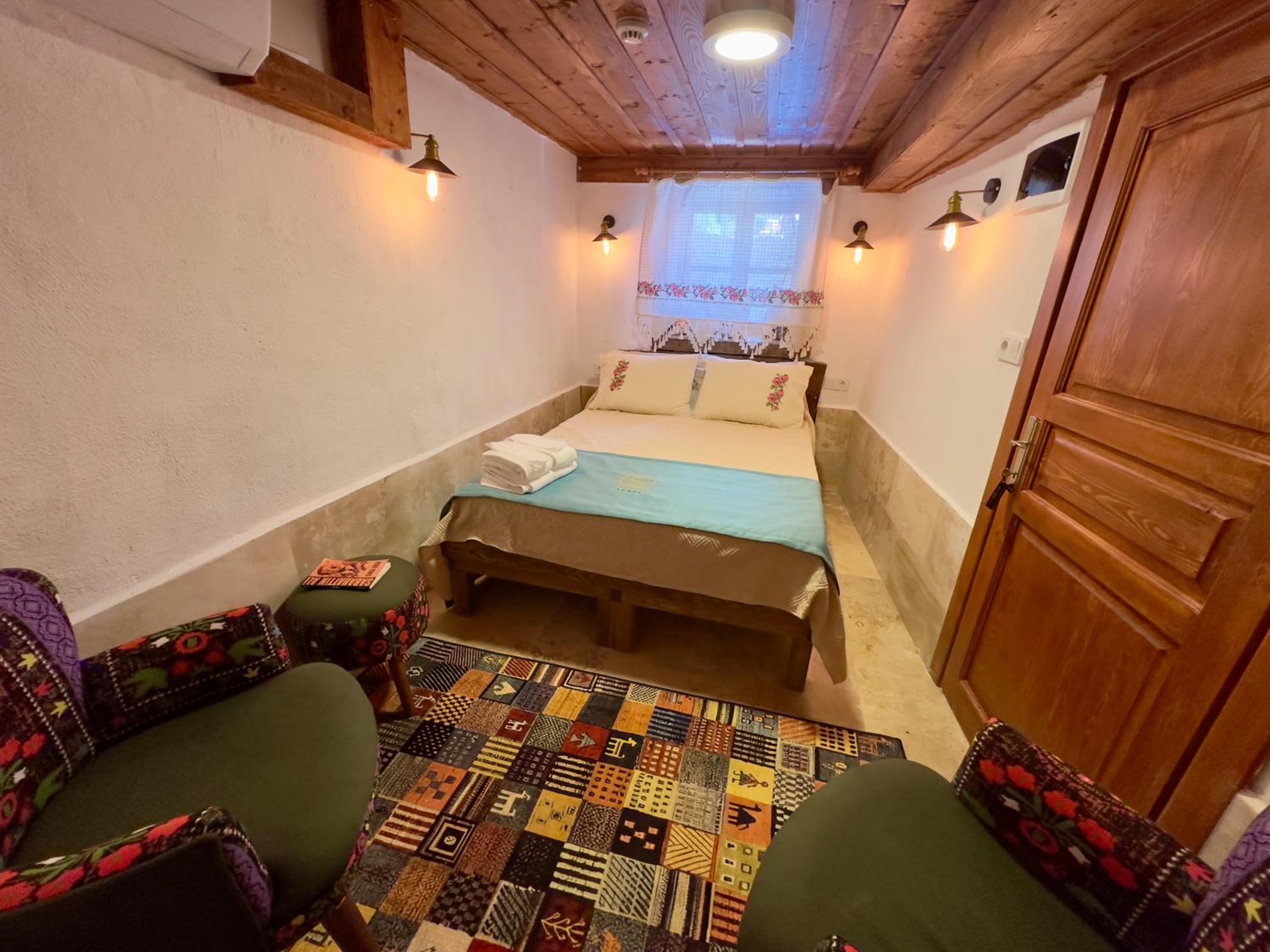 Budget Double Room photo 1