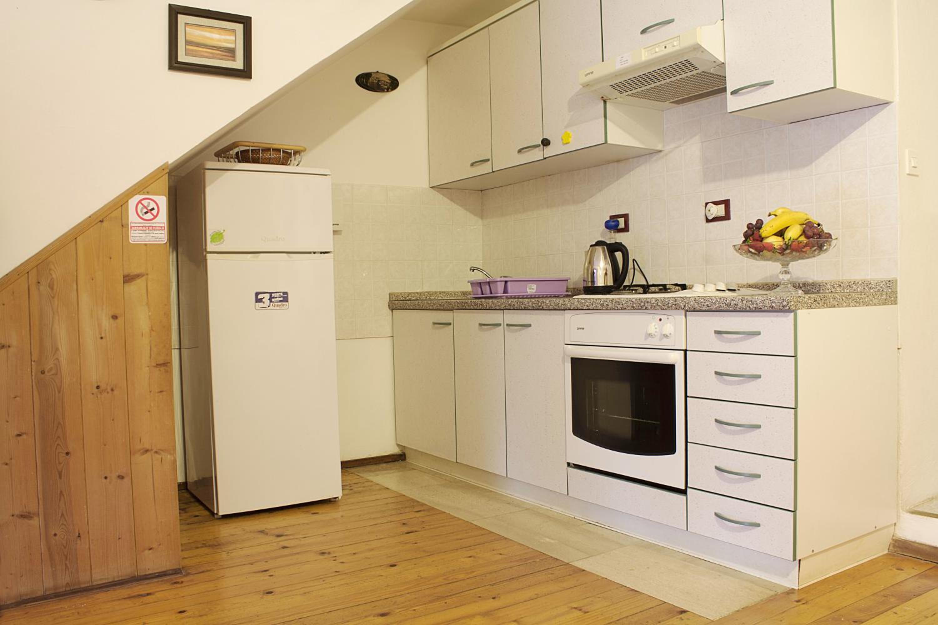 Two-Bedroom Apartment - Photo 21