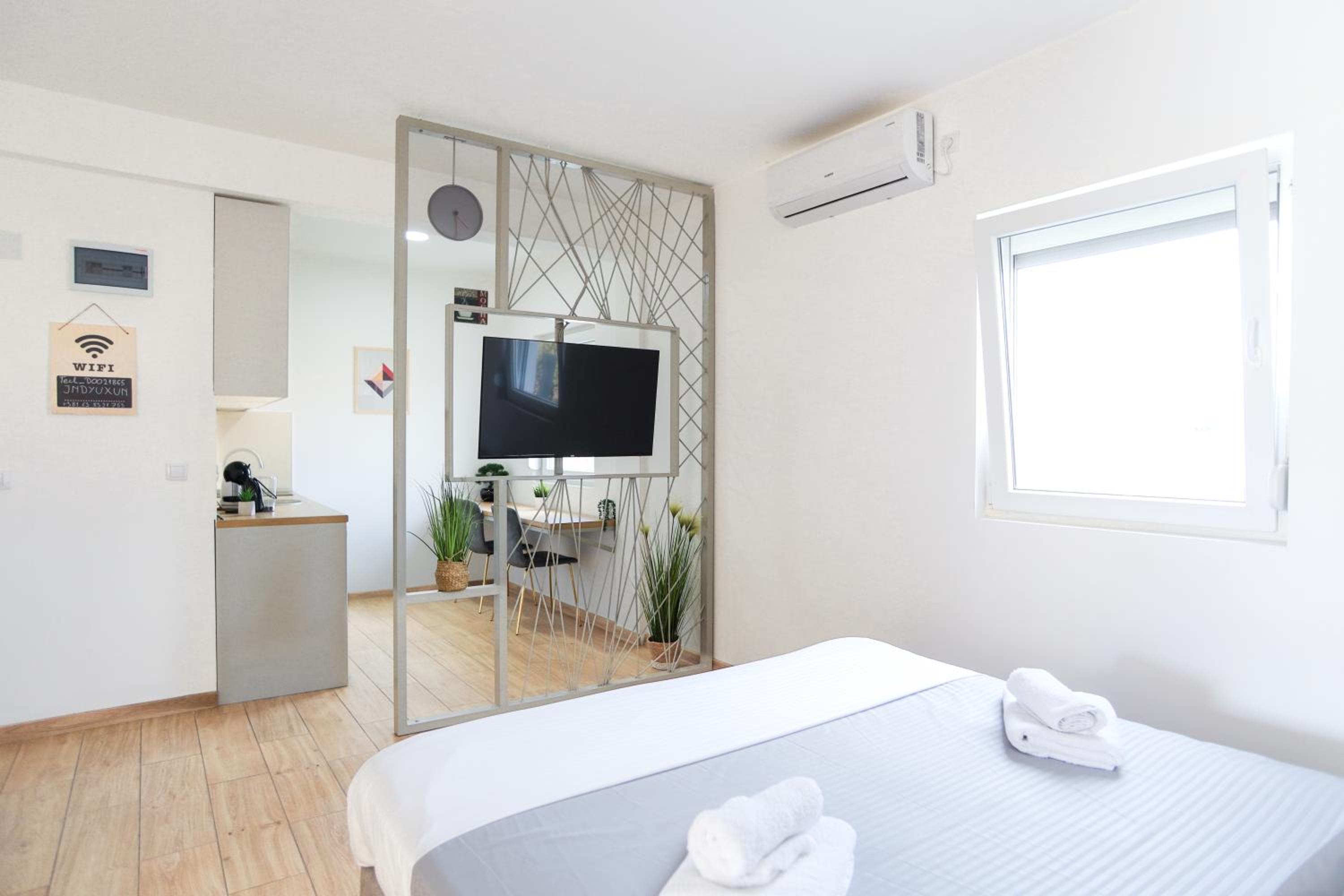 Studio Apartment photo 2
