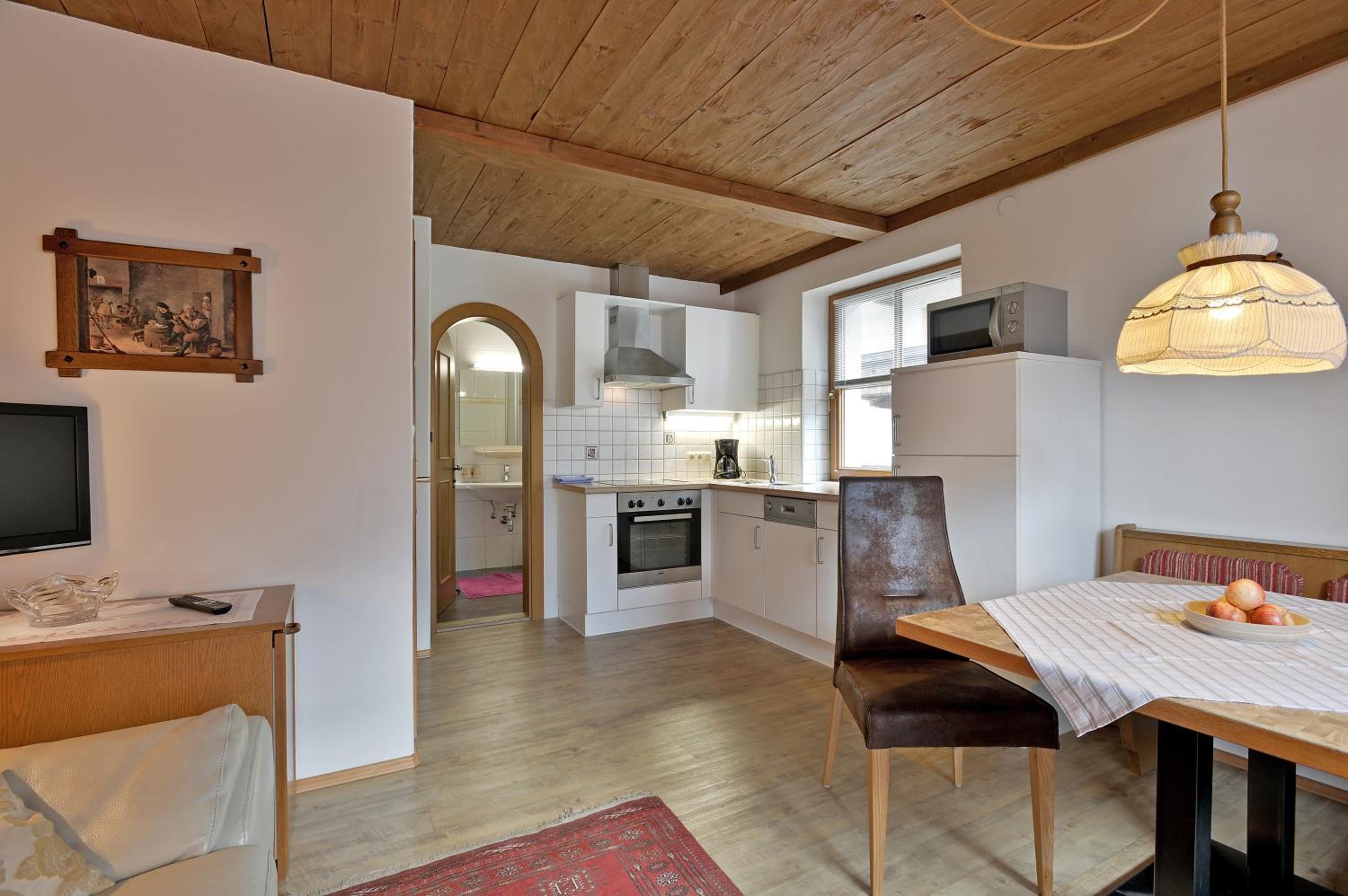 Two-Bedroom Apartment (4 adults) with Balcony photo 3