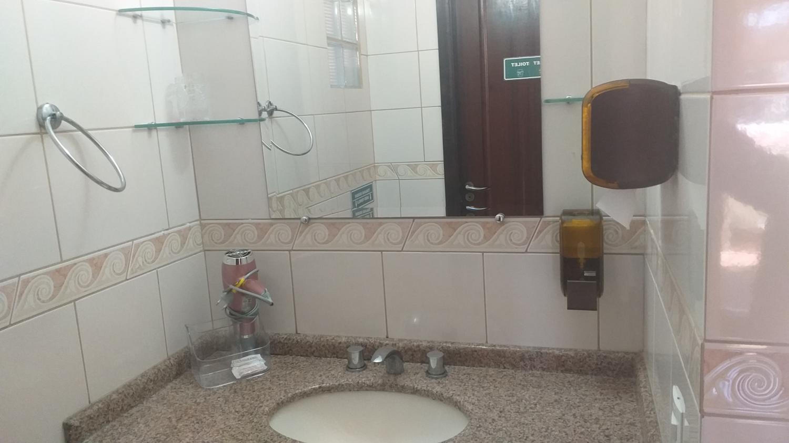 Double Room with Private External Bathroom - Photo 13