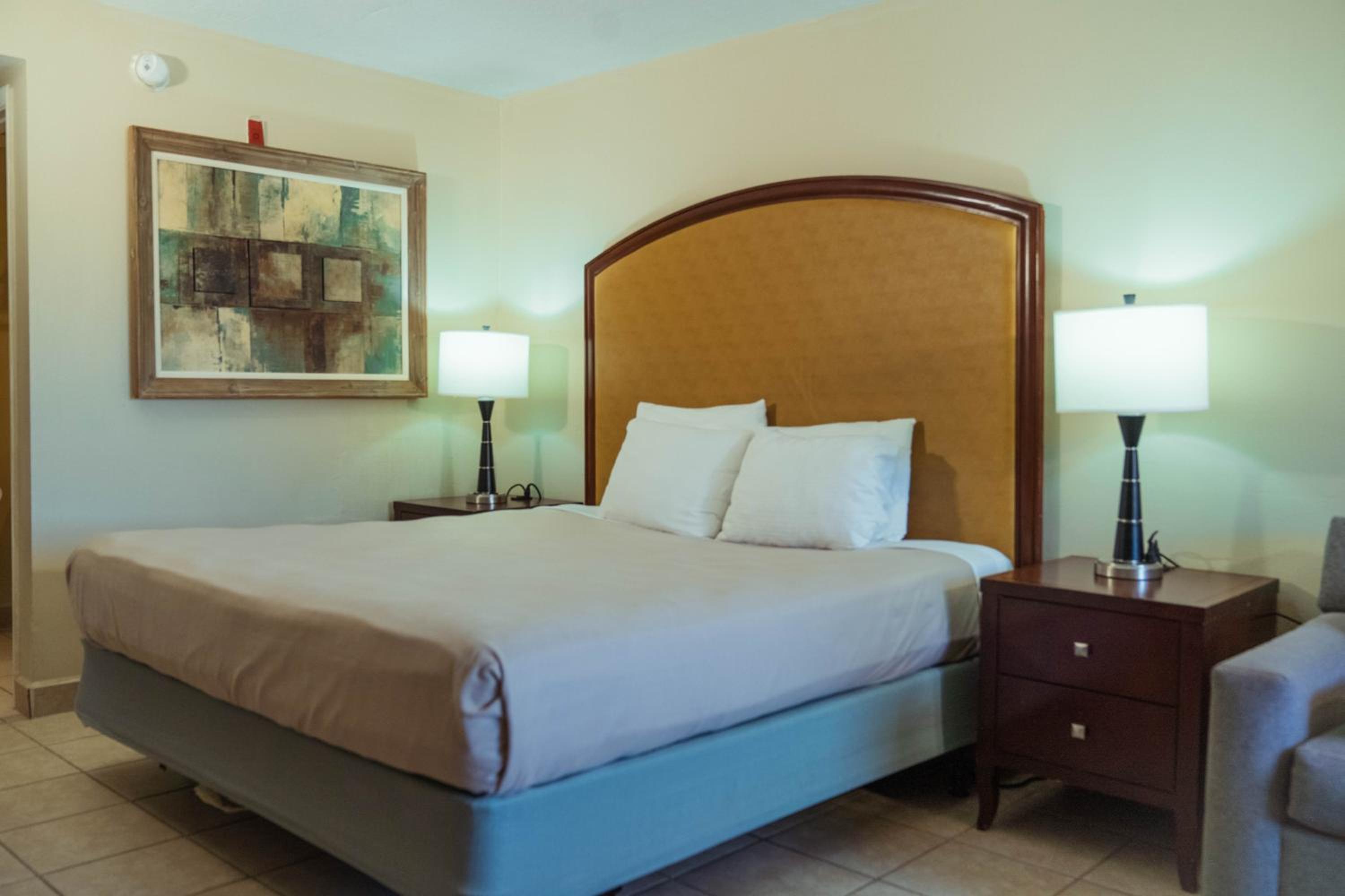 Standard King Room photo 2