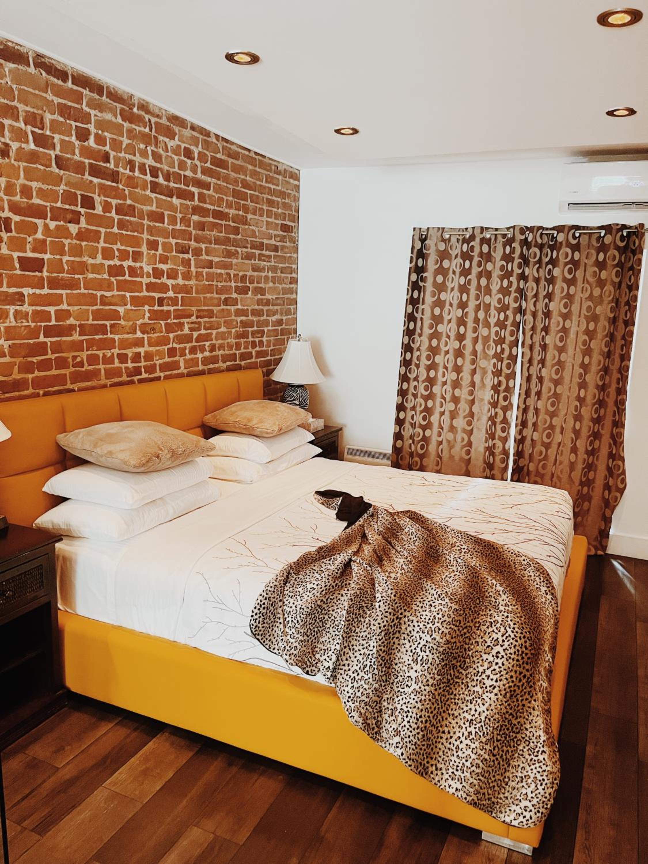 Deluxe Suite with Spa Bath