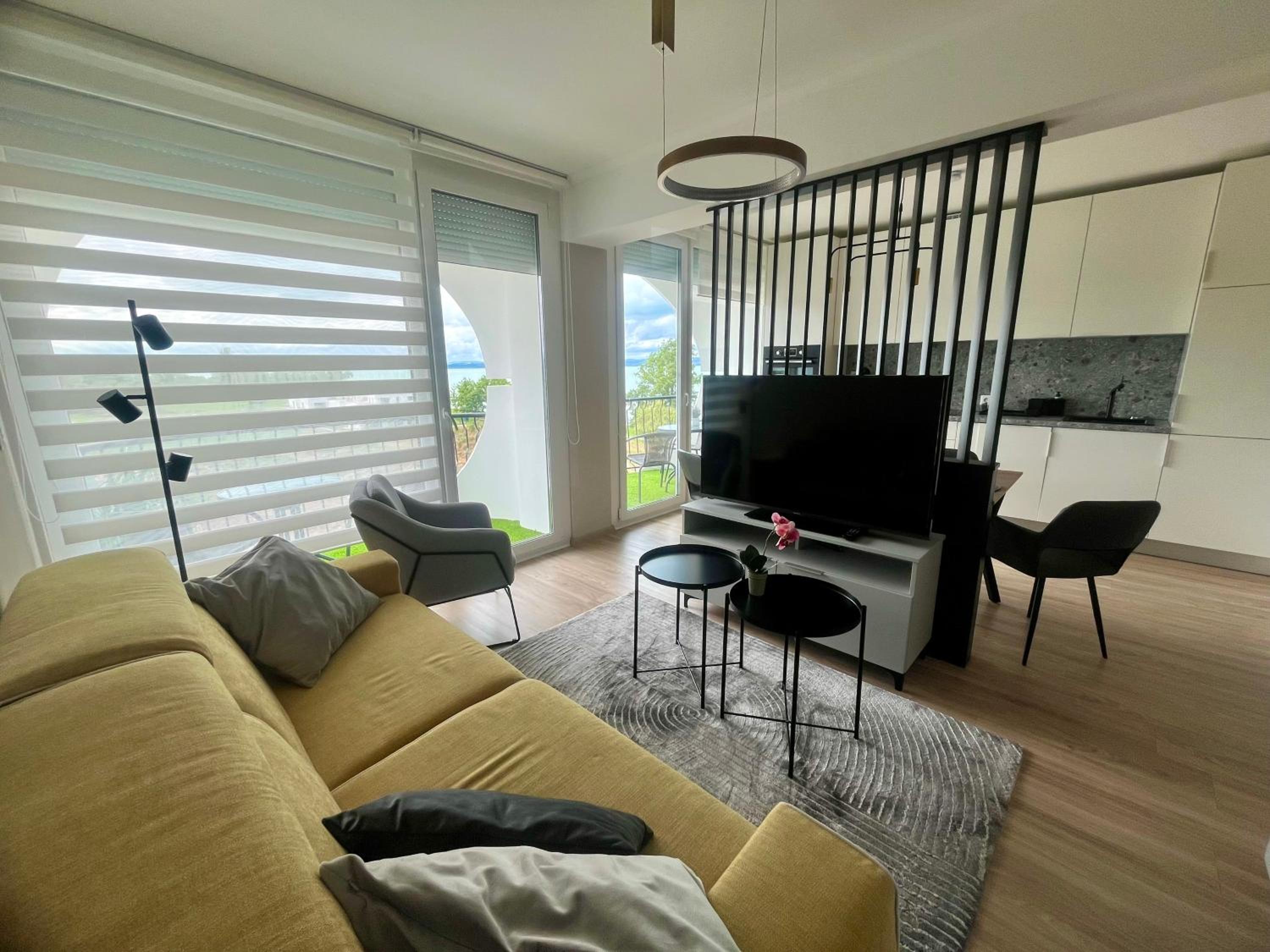 One-Bedroom Apartment photo 2