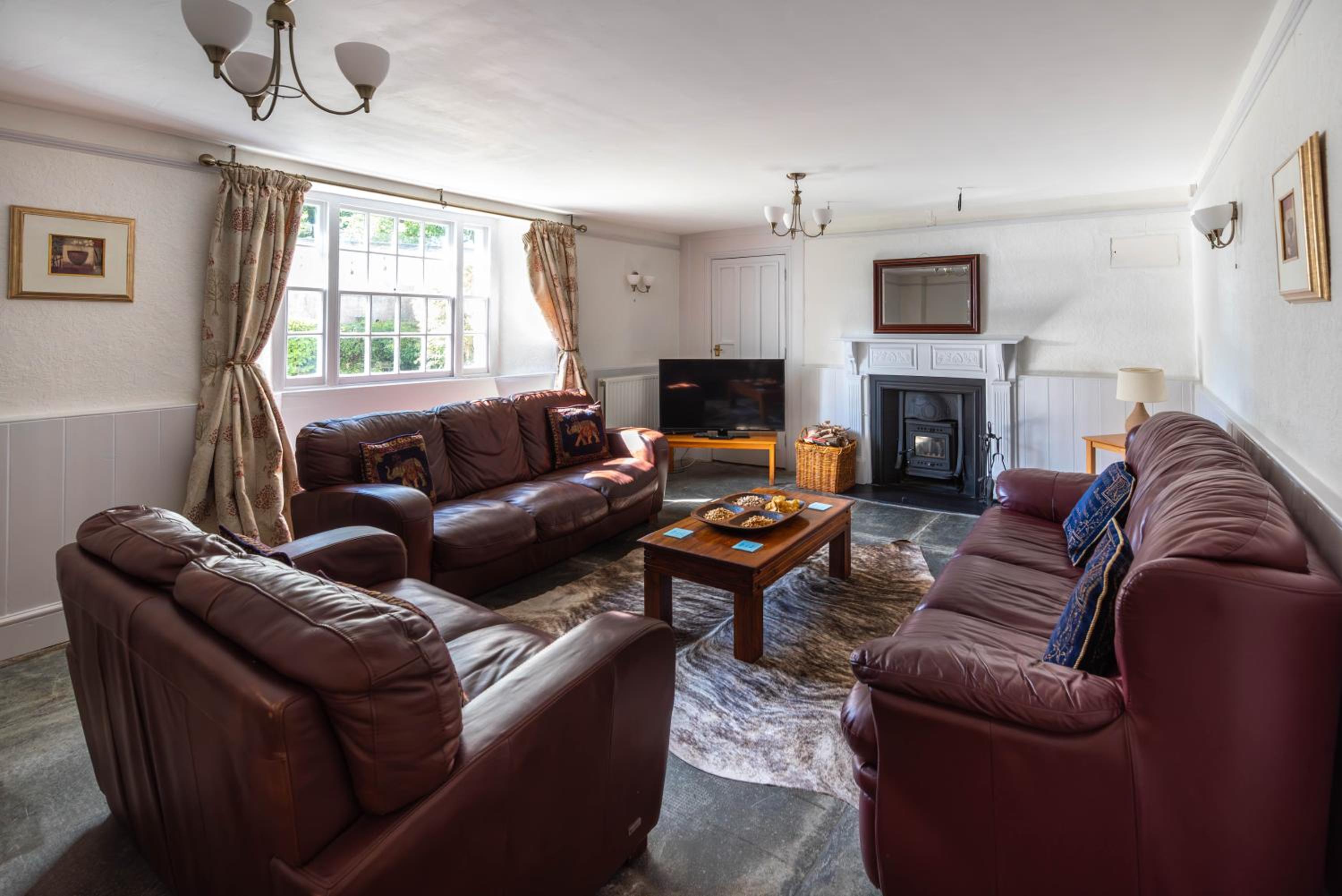 Four-Bedroom House photo 1