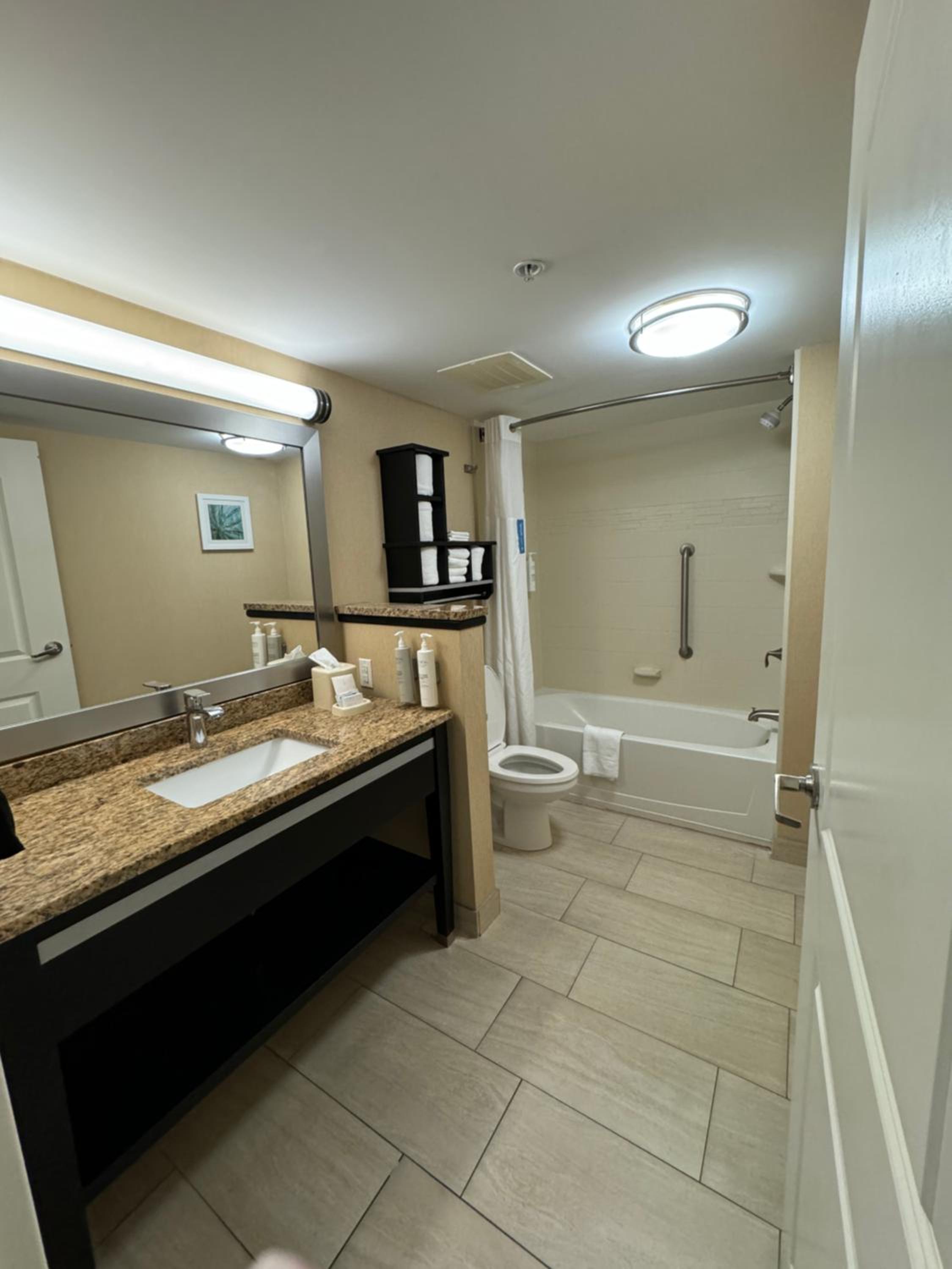 Queen Room - Partial Ocean View  - Photo 4