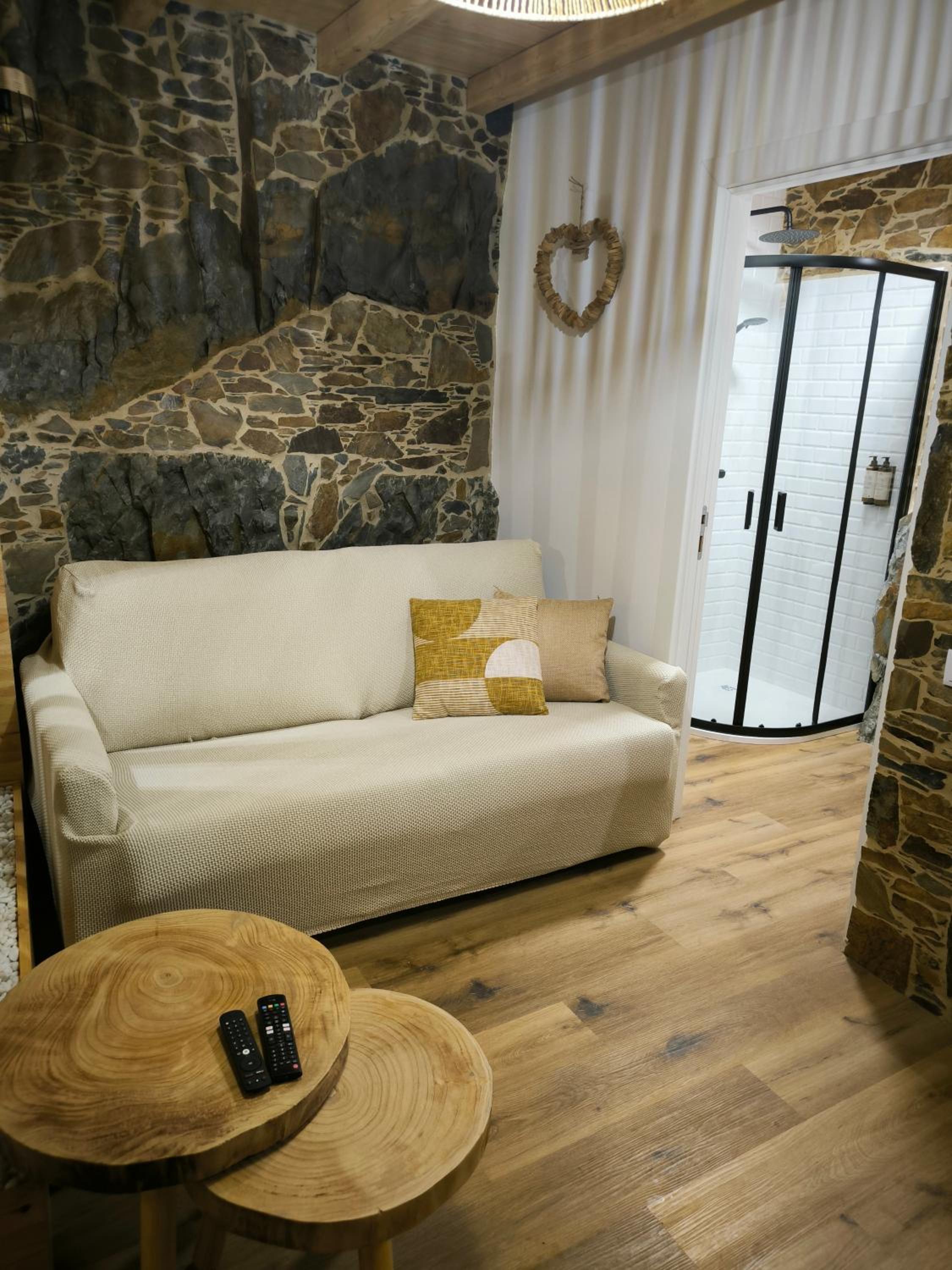 One-Bedroom House photo 1