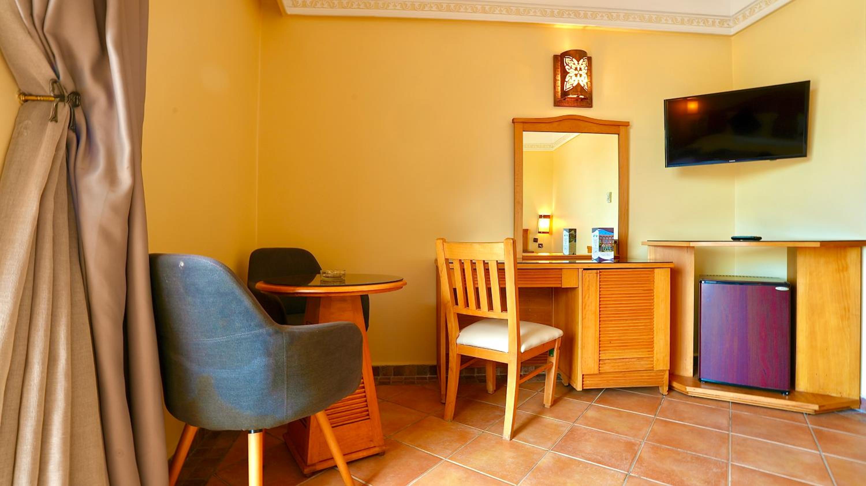 Double Room - Photo 7