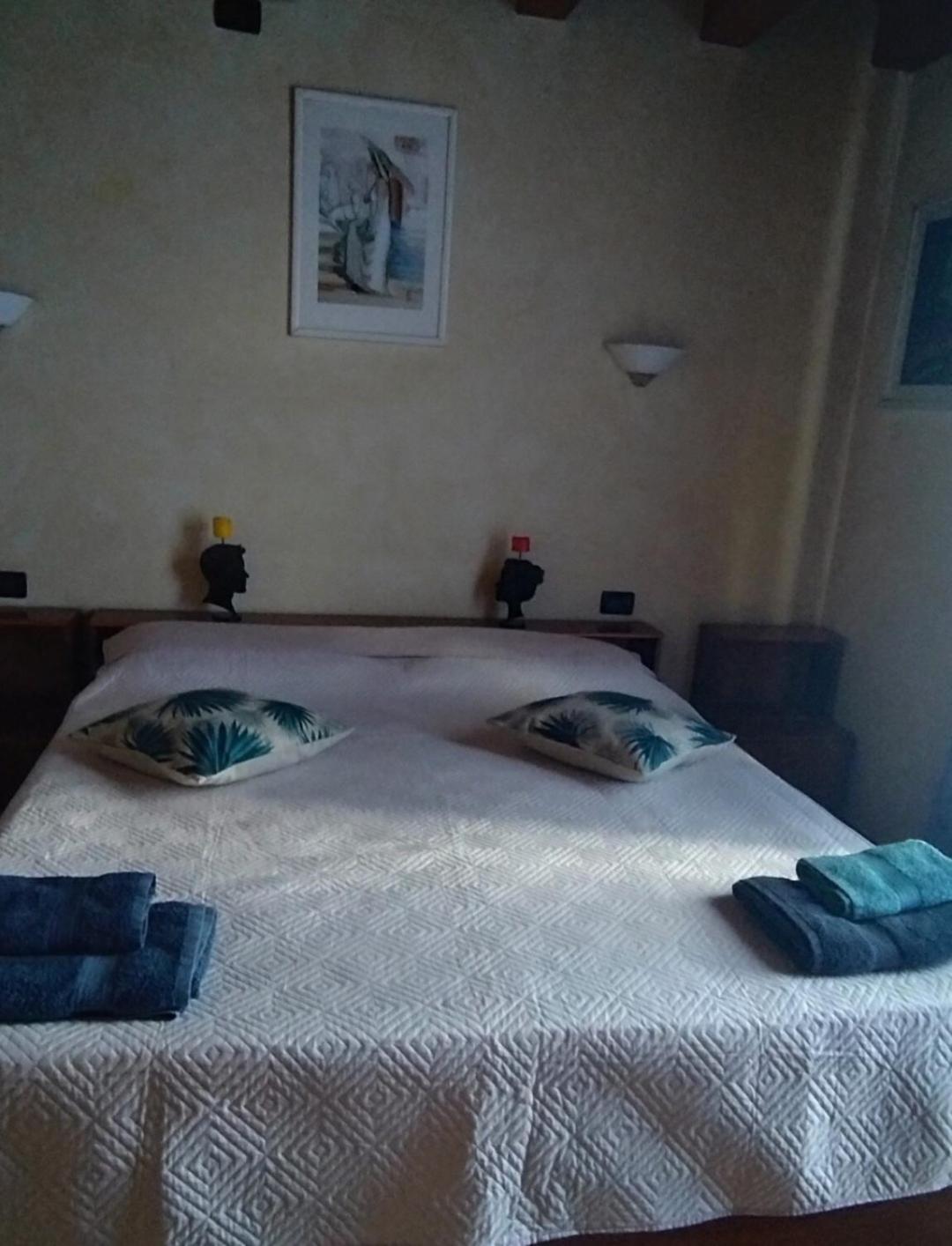 Double Room - Photo 3