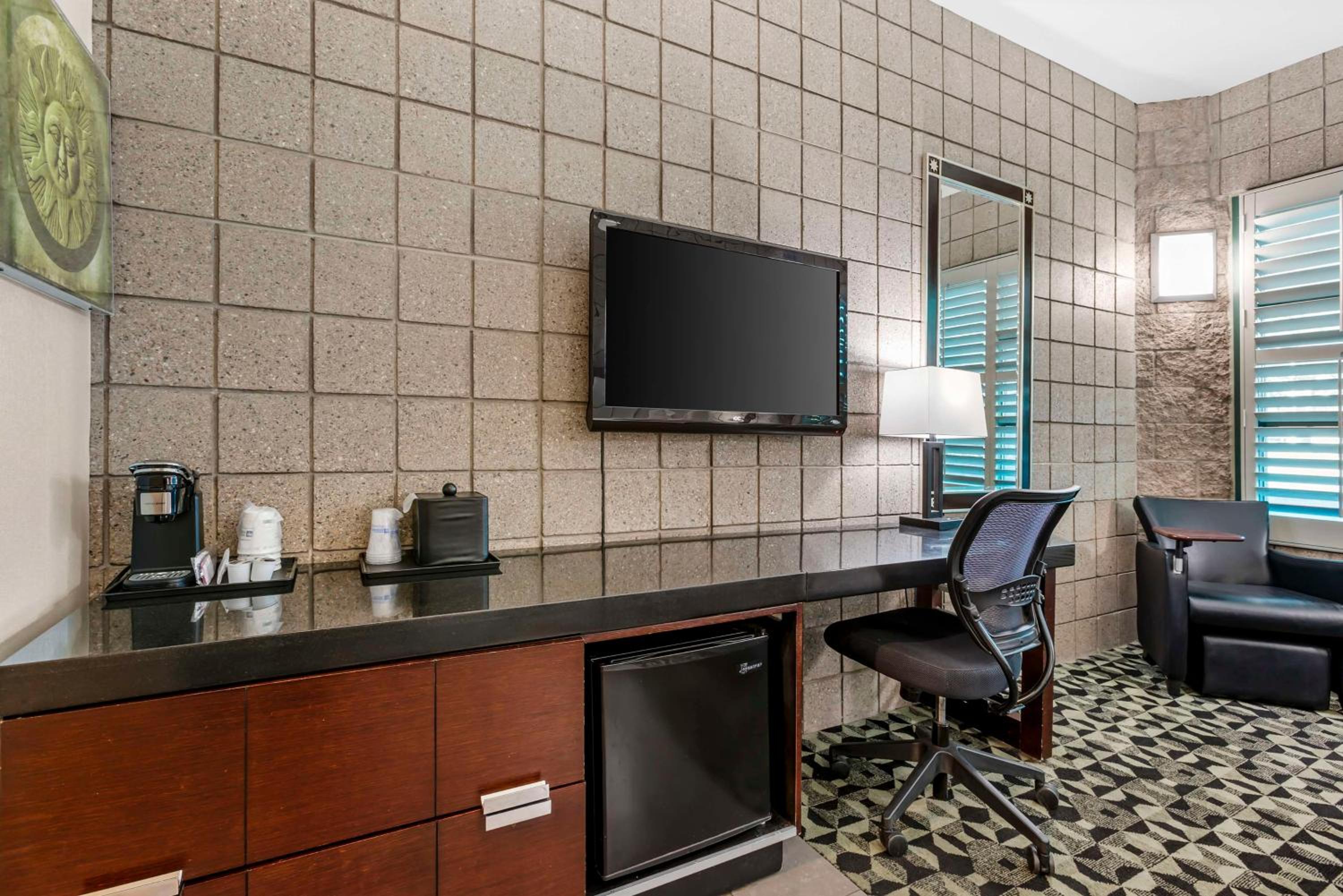 Queen Room with Spa Bath - Disability Access - Non-smoking - Photo 3