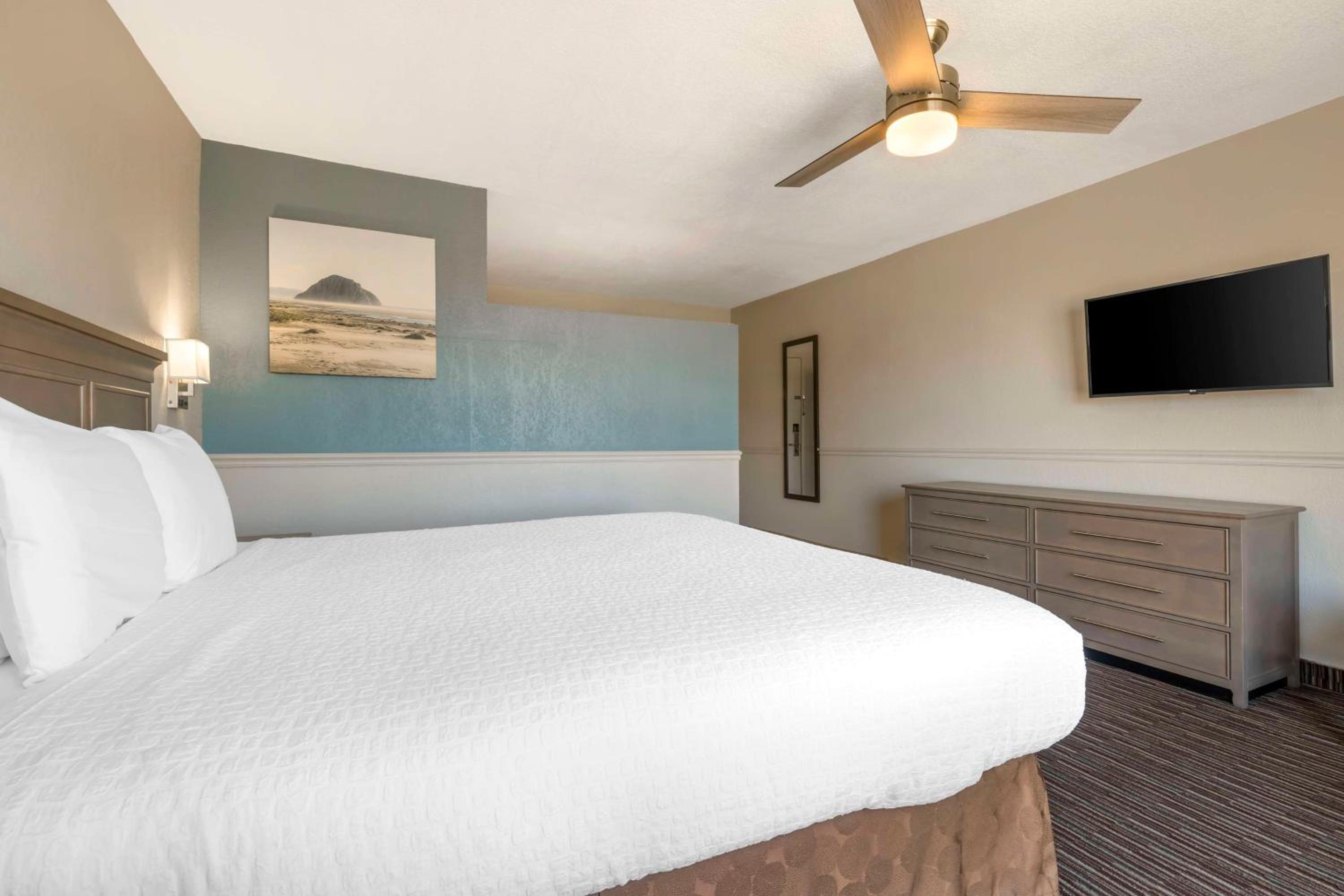 King Room - Non-Smoking - Photo 3