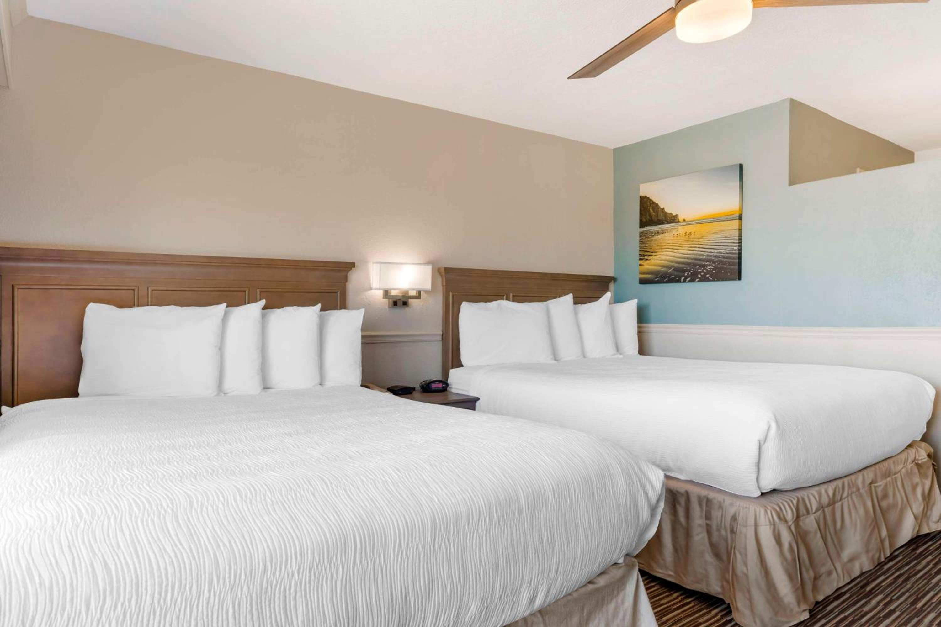 Queen Room with Two Queen Beds - Non-Smoking - Photo 1