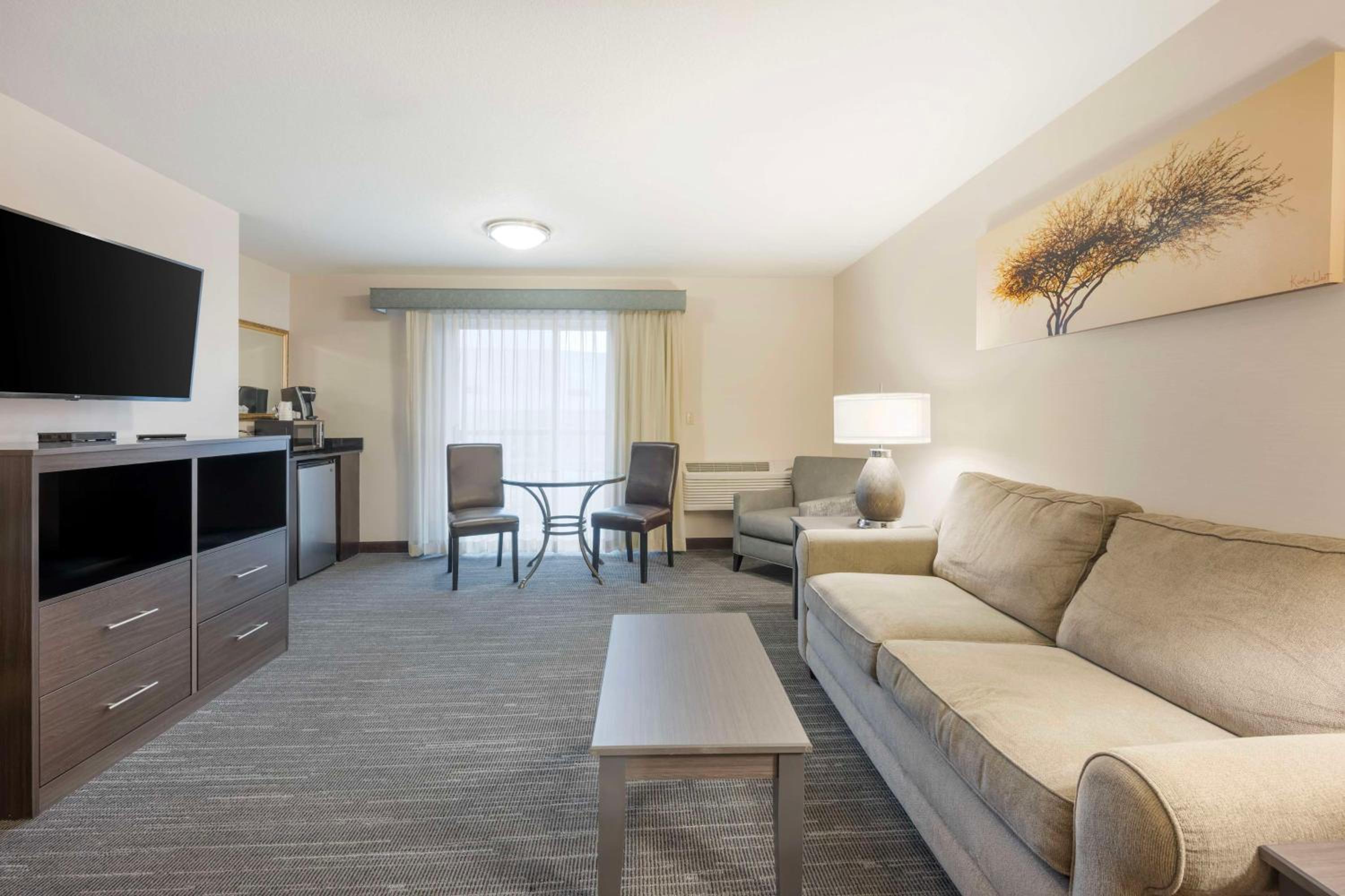 King Suite with Sofa Bed and Balcony - Non-Smoking - Photo 1