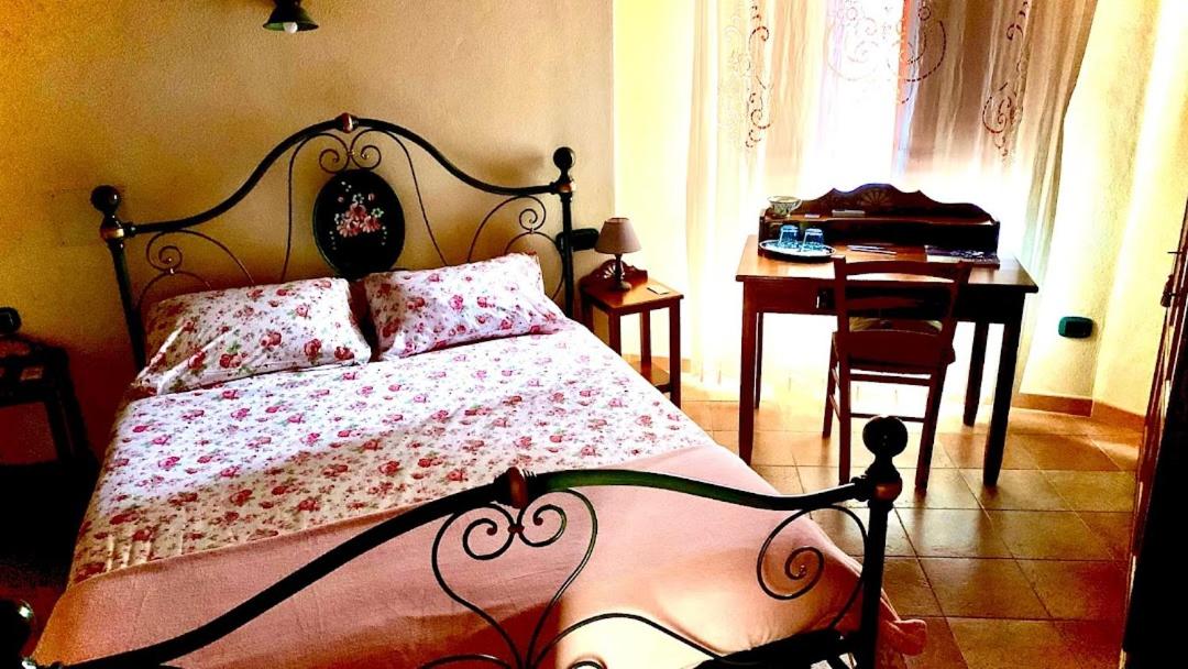 Deluxe King Room photo 2