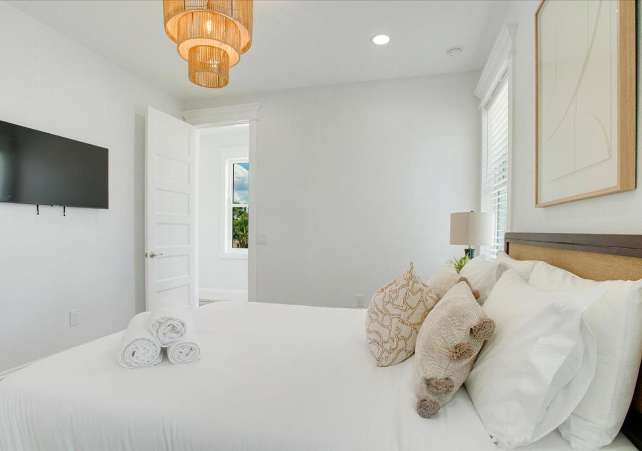 Three-Bedroom House photo 1