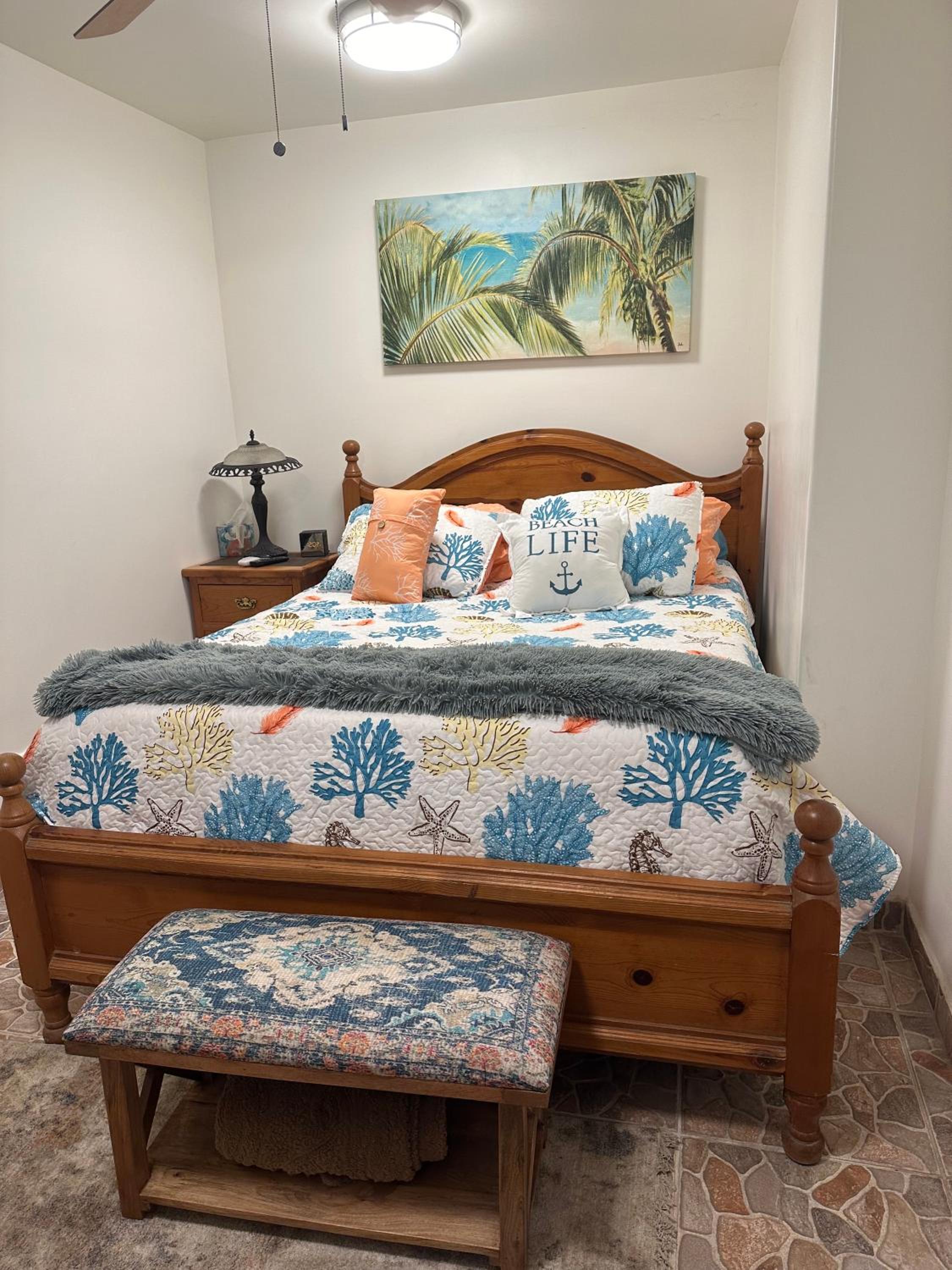 Queen Room photo 1